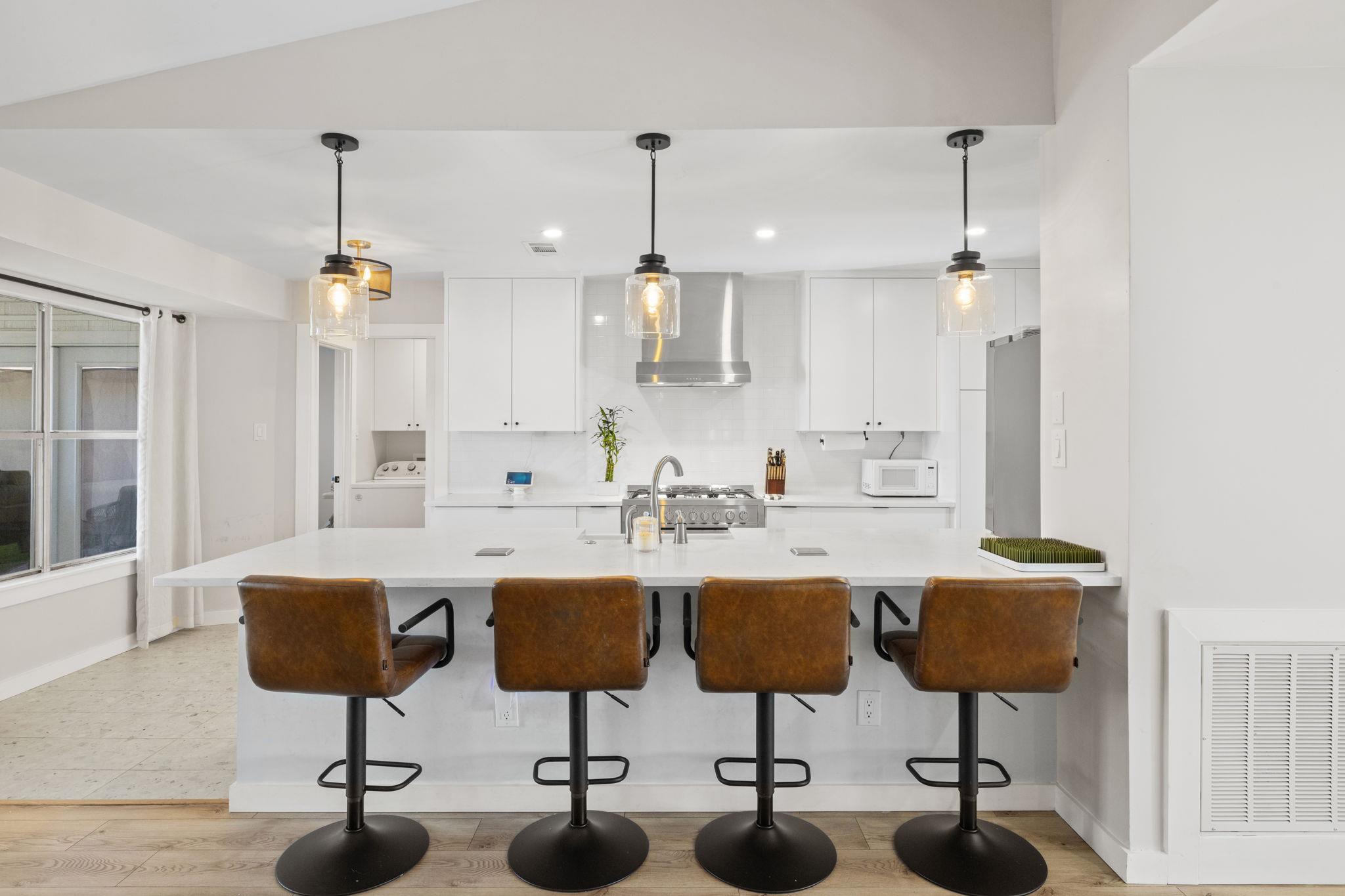 8007 Keneshaw Dr, Austin, TX 78745