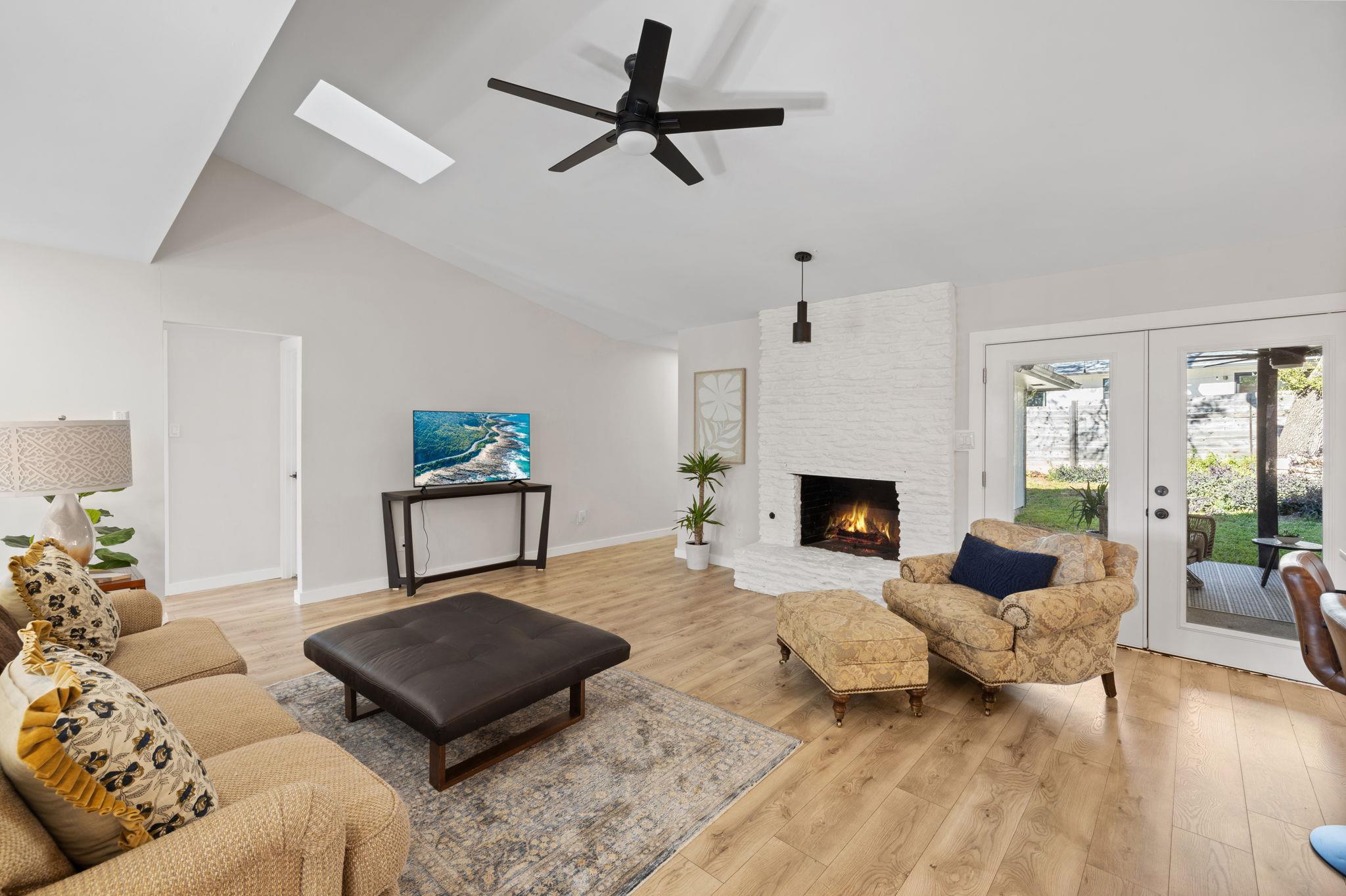 8007 Keneshaw Dr, Austin, TX 78745