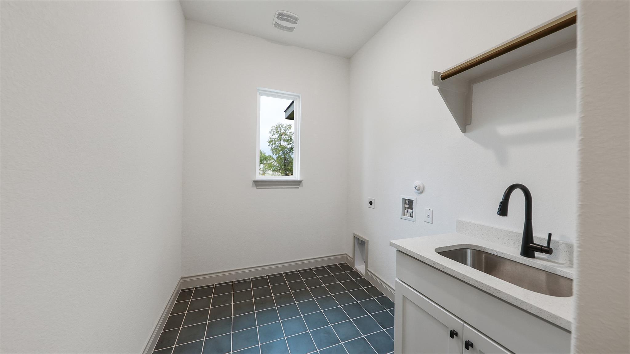 108 Tranquility Trl, Spicewood, TX 78669