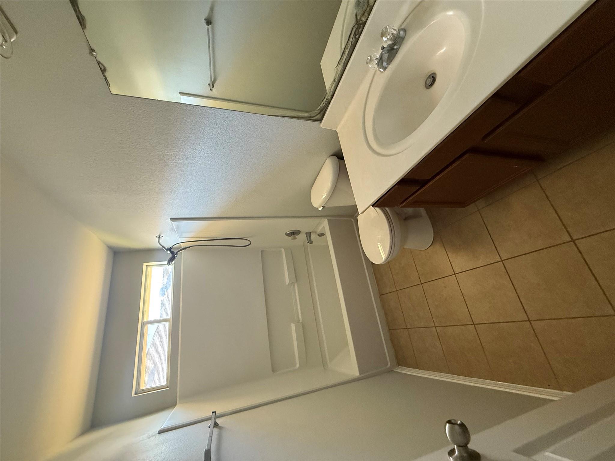 214 Foxglove Dr, Hutto, TX 78634