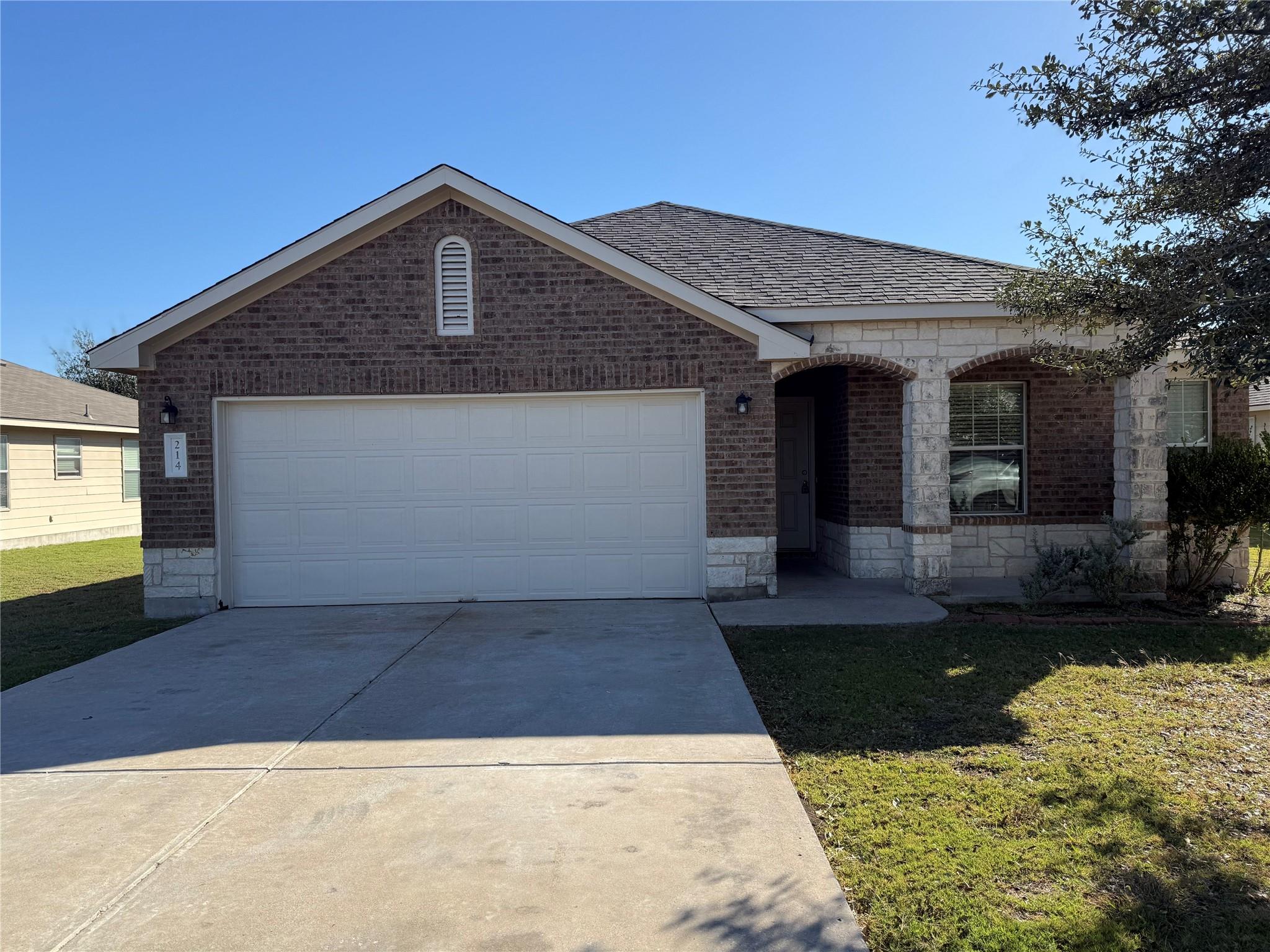 214 Foxglove Dr, Hutto, TX 78634