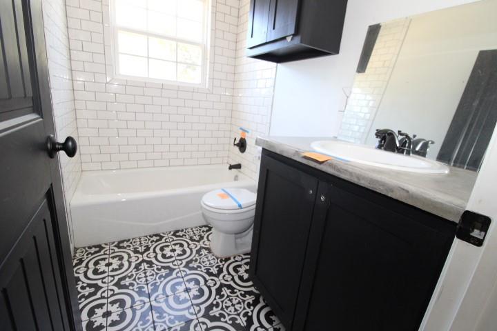 536 E Third St, Hico, TX 76457