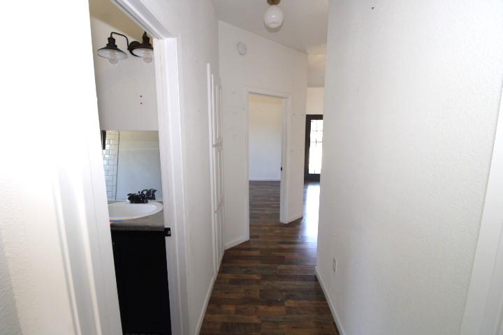 536 E Third St, Hico, TX 76457