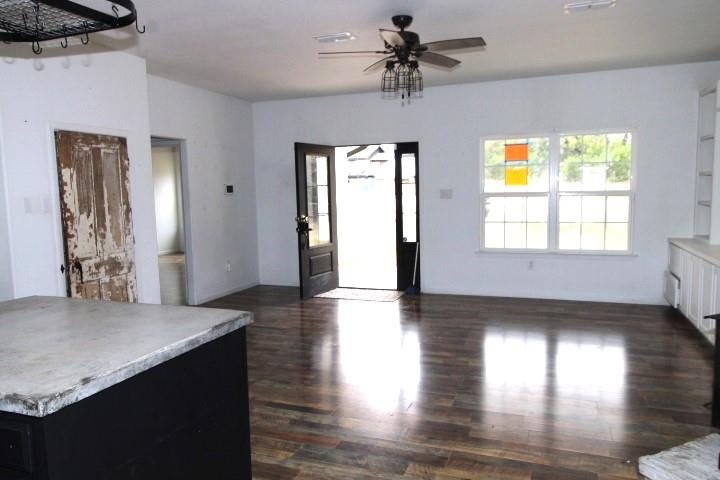 536 E Third St, Hico, TX 76457