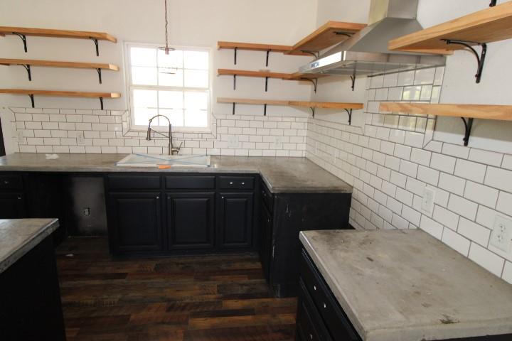 536 E Third St, Hico, TX 76457