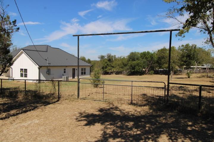 536 E Third St, Hico, TX 76457