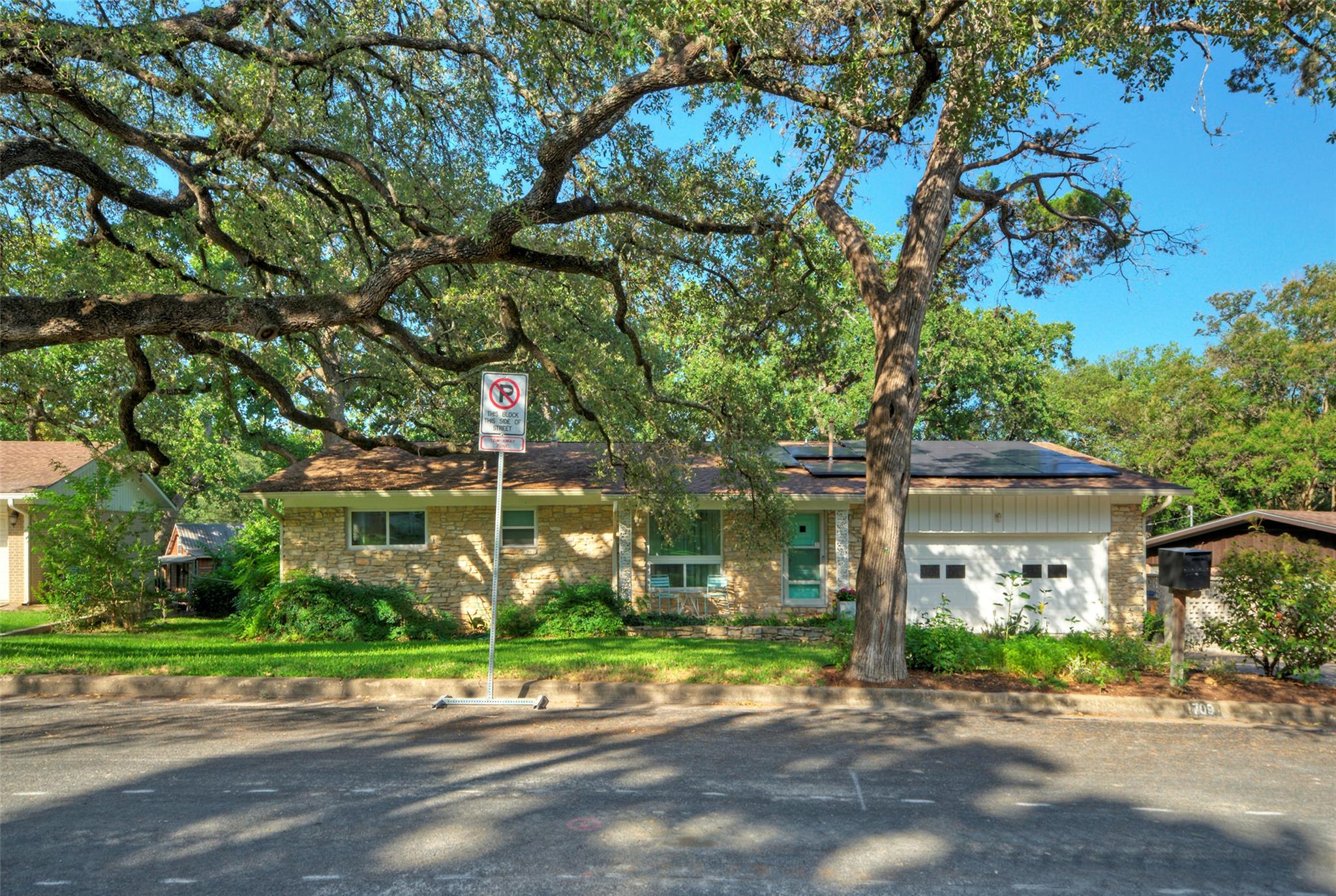 1709 Mariposa Dr, Austin, TX 78741