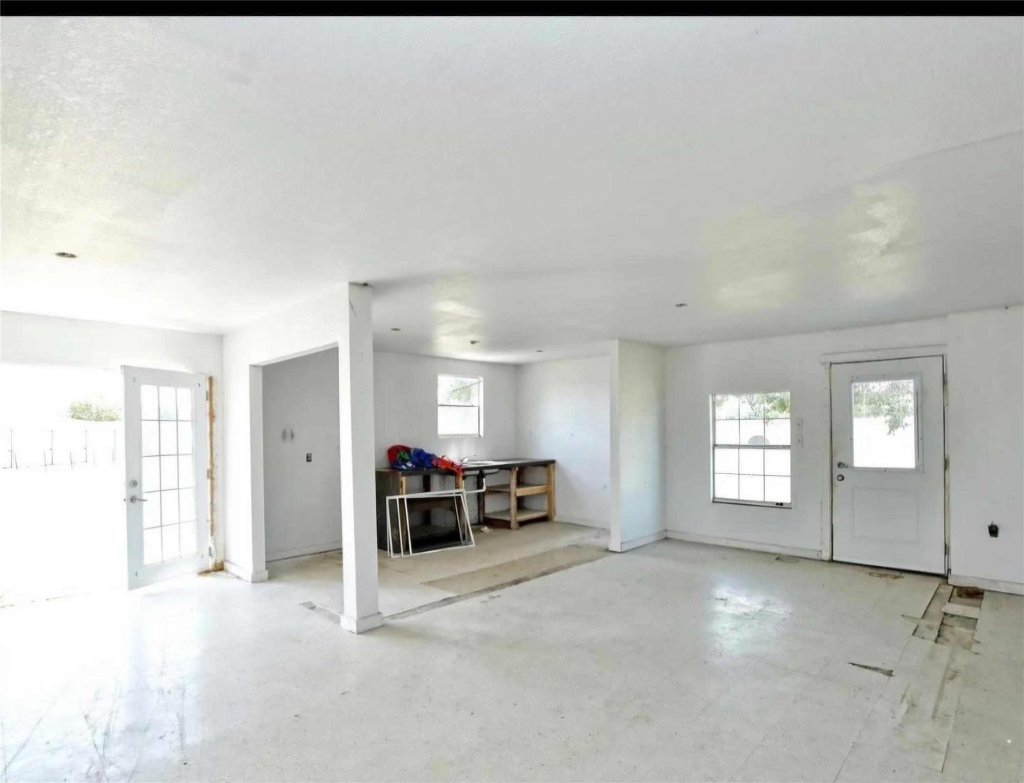 616 S Rockdale St, Lexington, TX 78947