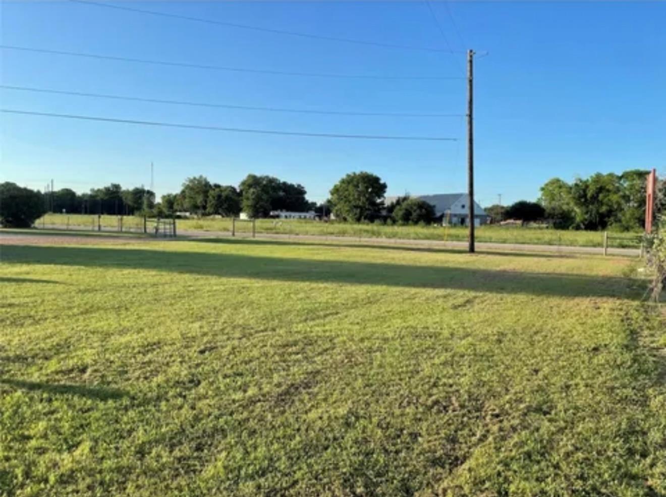 616 S Rockdale St, Lexington, TX 78947