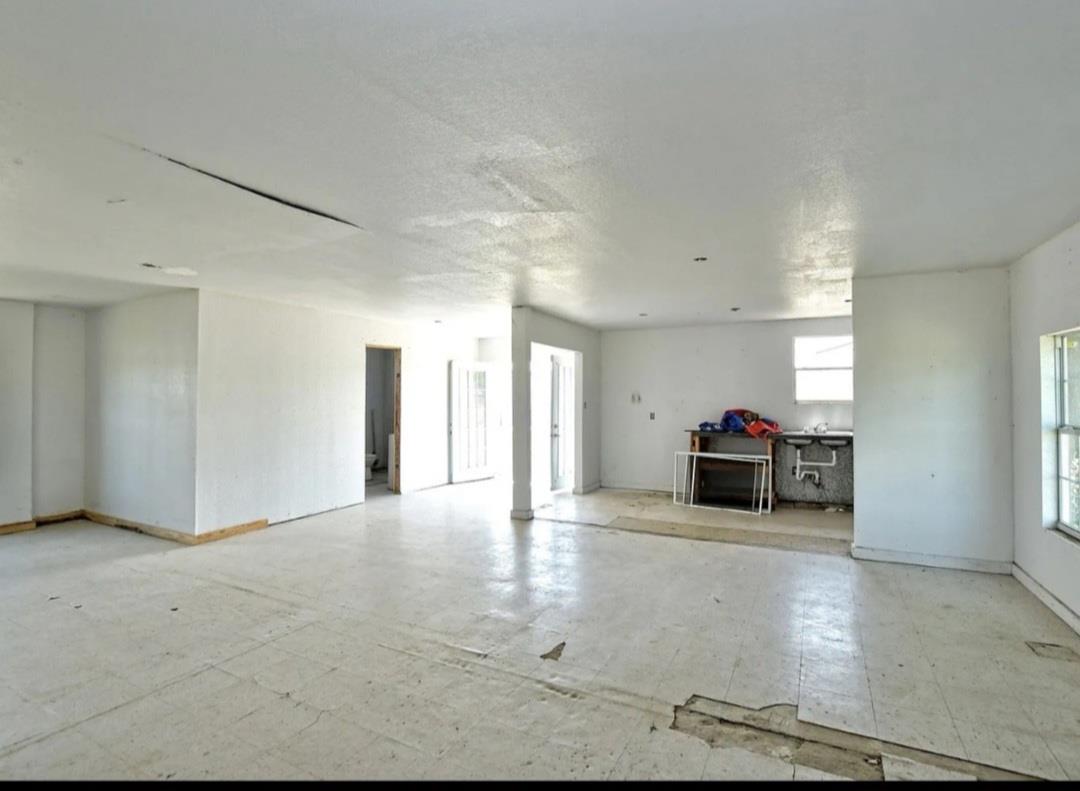 616 S Rockdale St, Lexington, TX 78947