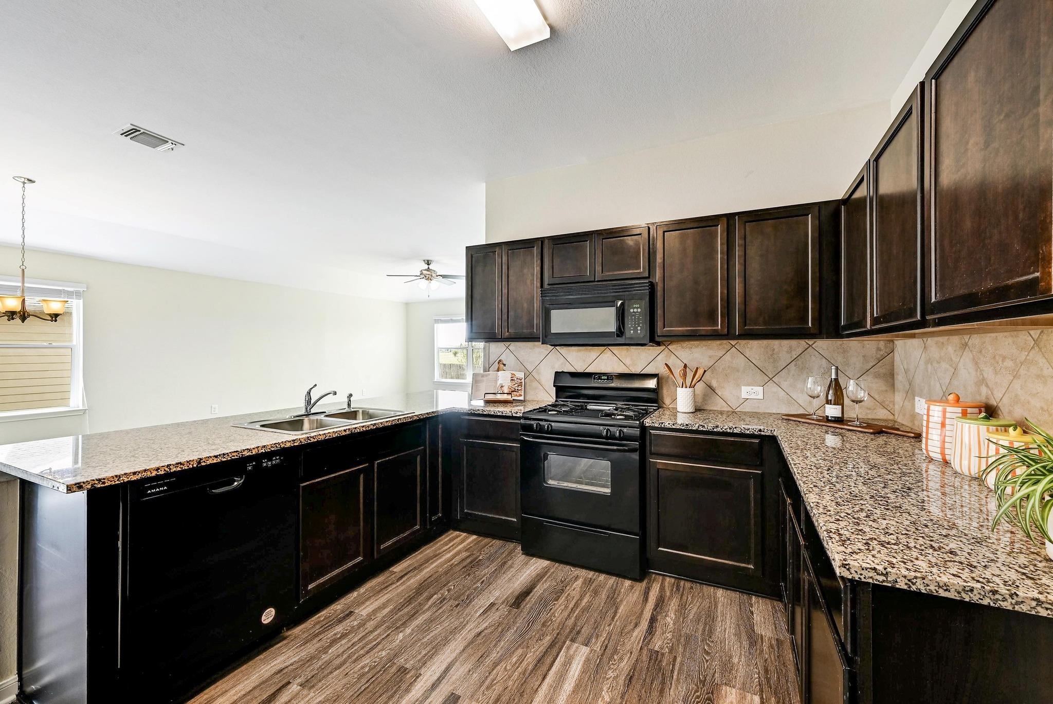 245 Voss, Kyle, TX 78640