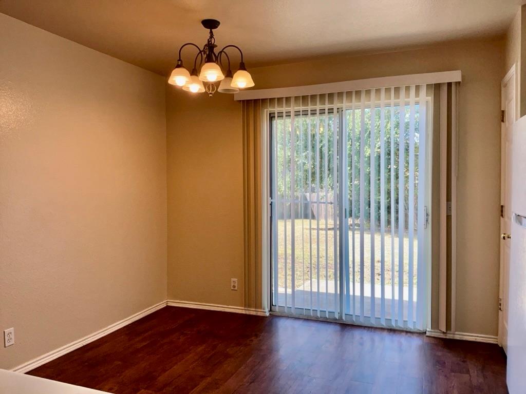 615 Losoya Ct, Hutto, TX 78634