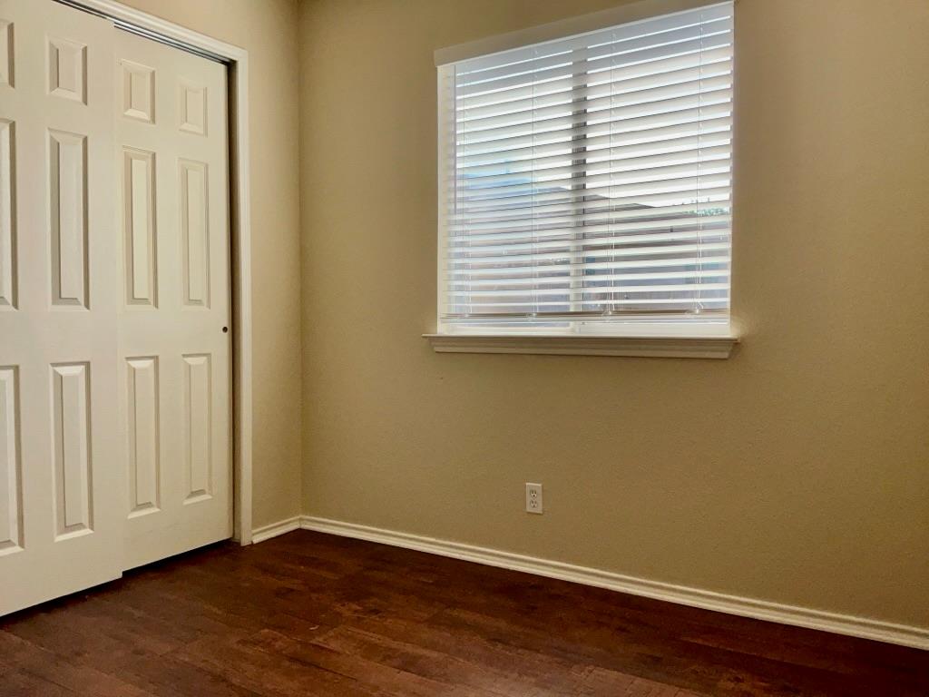 615 Losoya Ct, Hutto, TX 78634