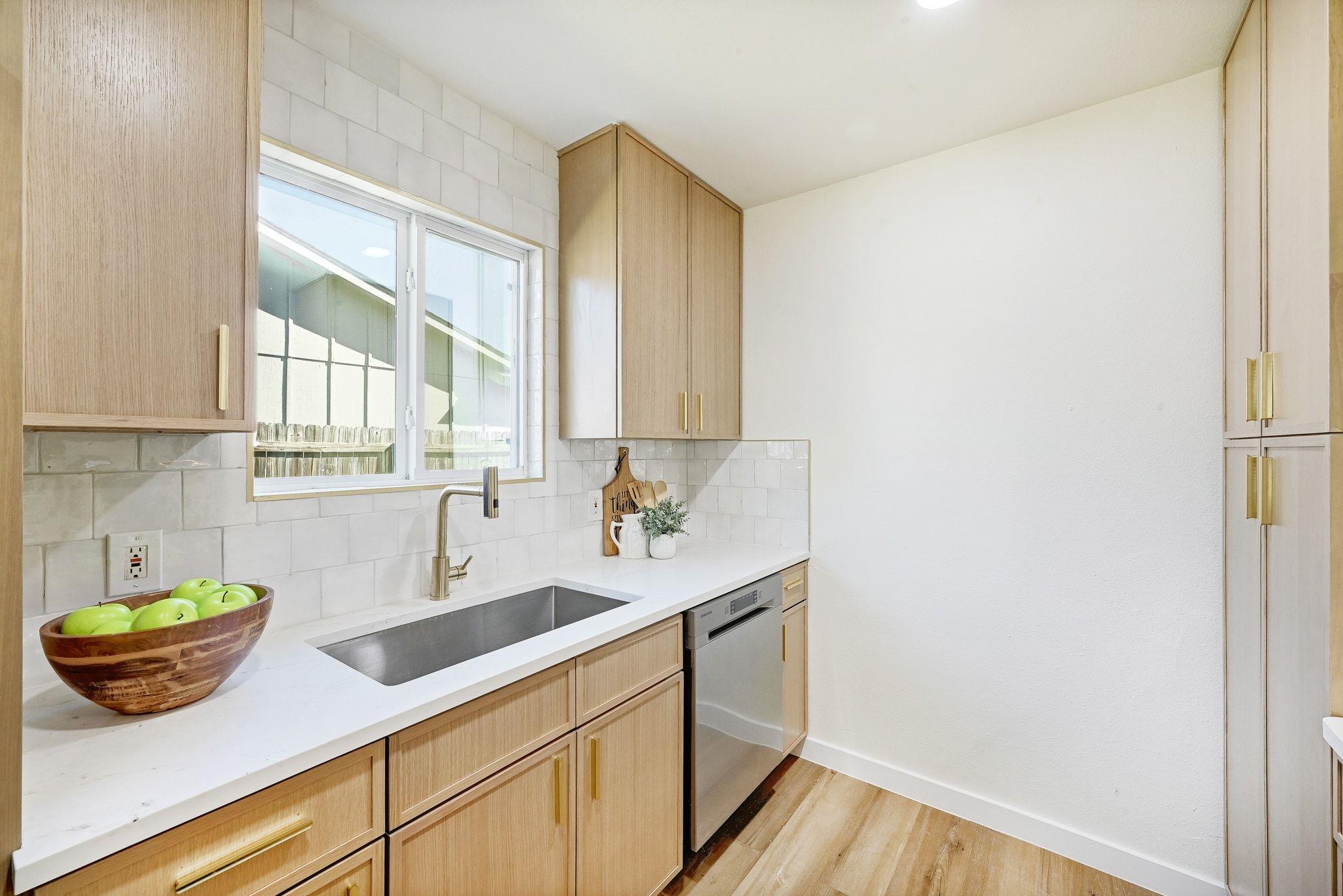 1306 Green Downs Dr, Round Rock, TX 78664