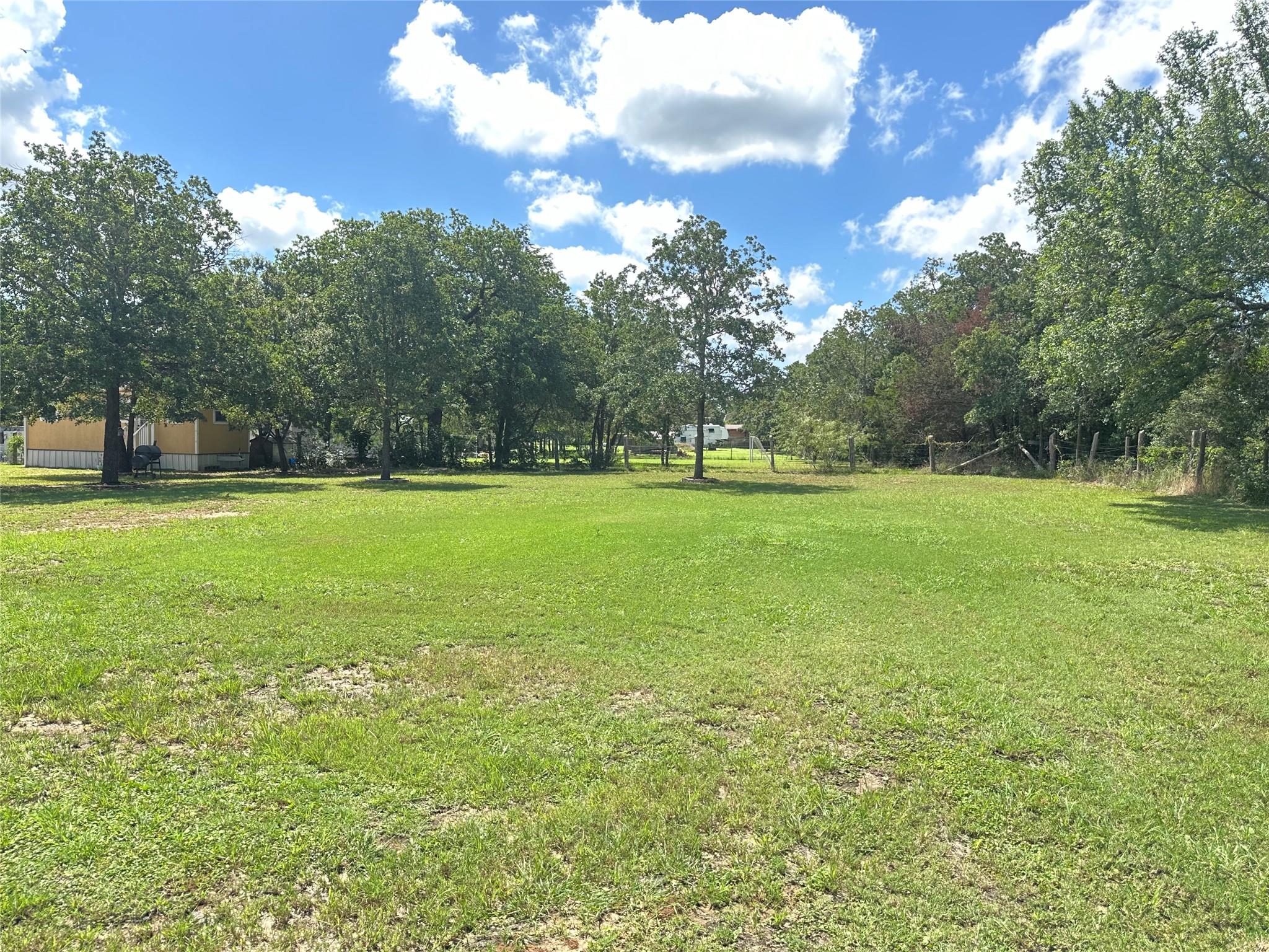 126 Scarlet Harts Ln, Dale, TX 78616