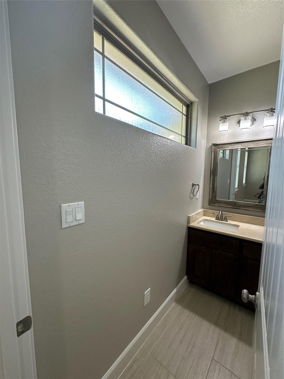 126 Scarlet Harts Ln, Dale, TX 78616