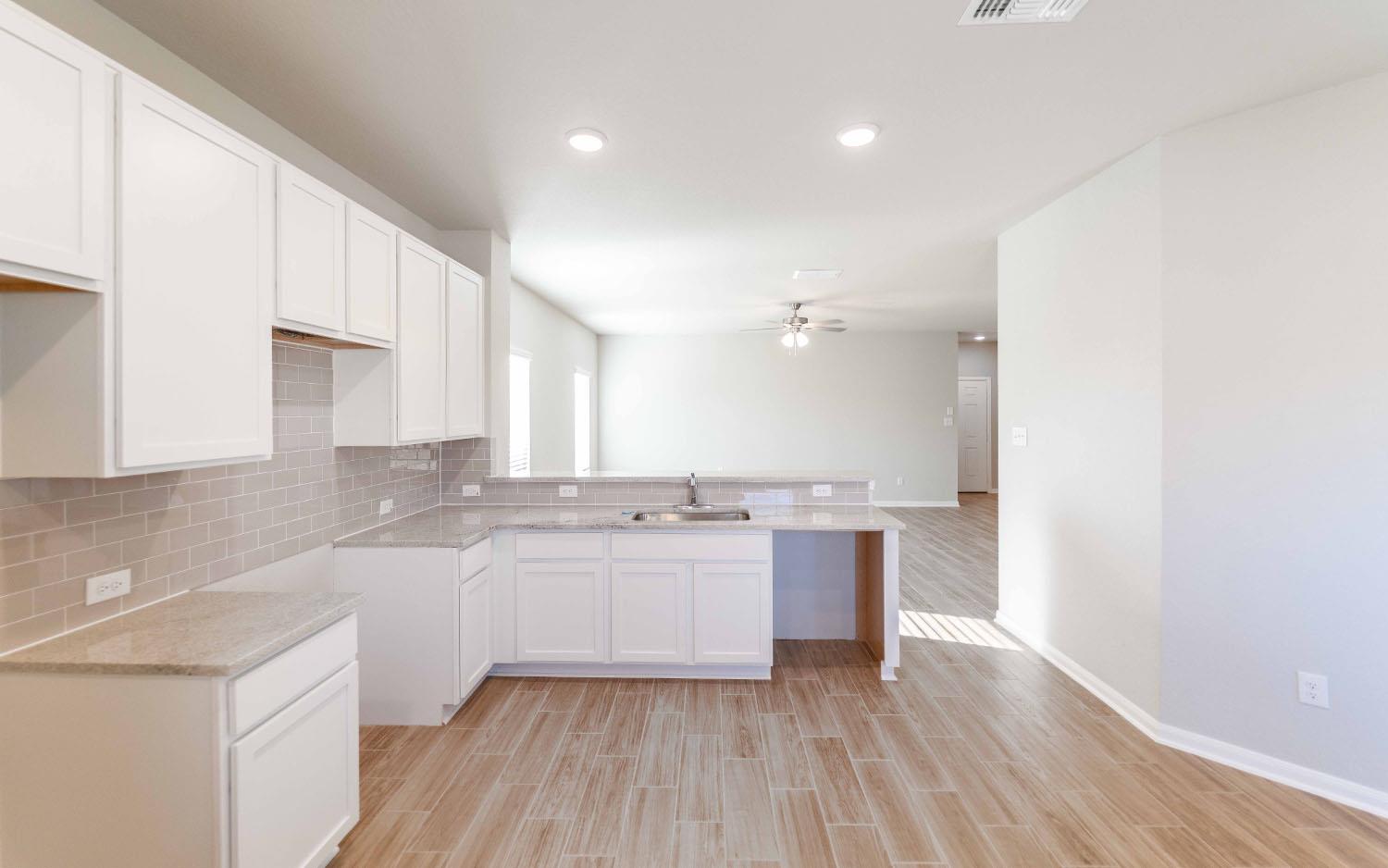 1208 Marvin Grv, Seguin, TX 78155