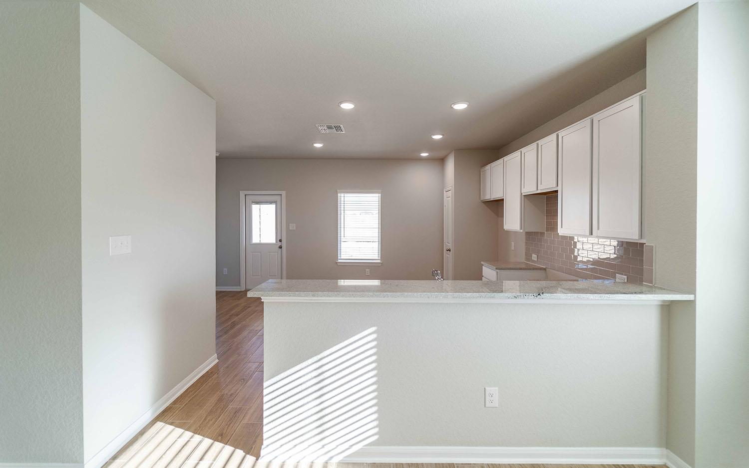 1208 Marvin Grv, Seguin, TX 78155