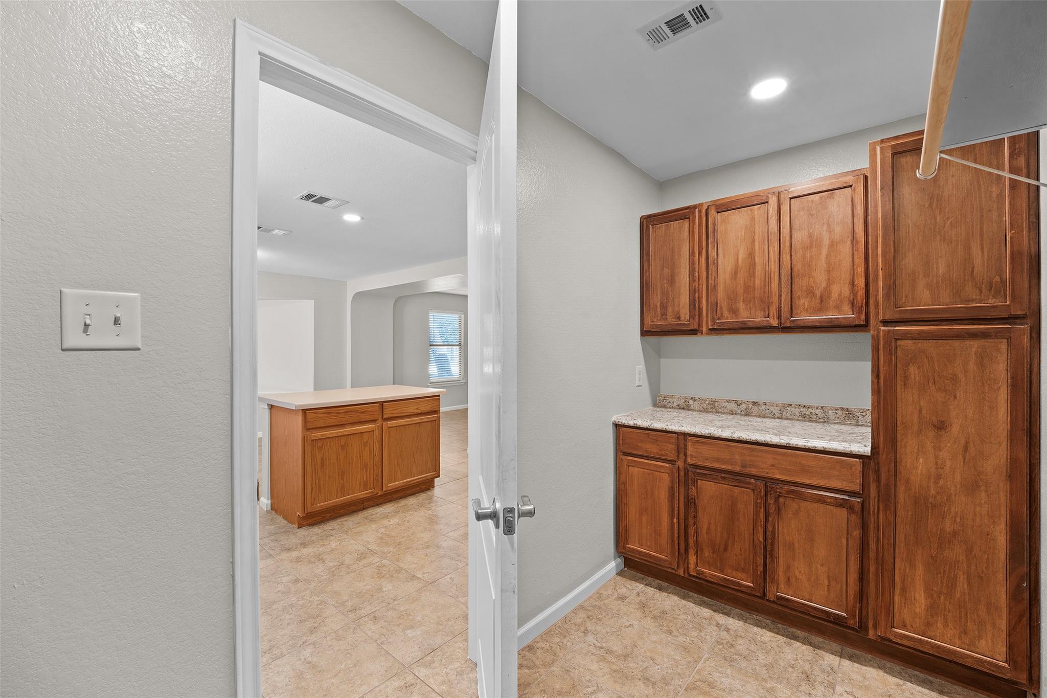 300 Leanne Dr, Georgetown, TX 78633