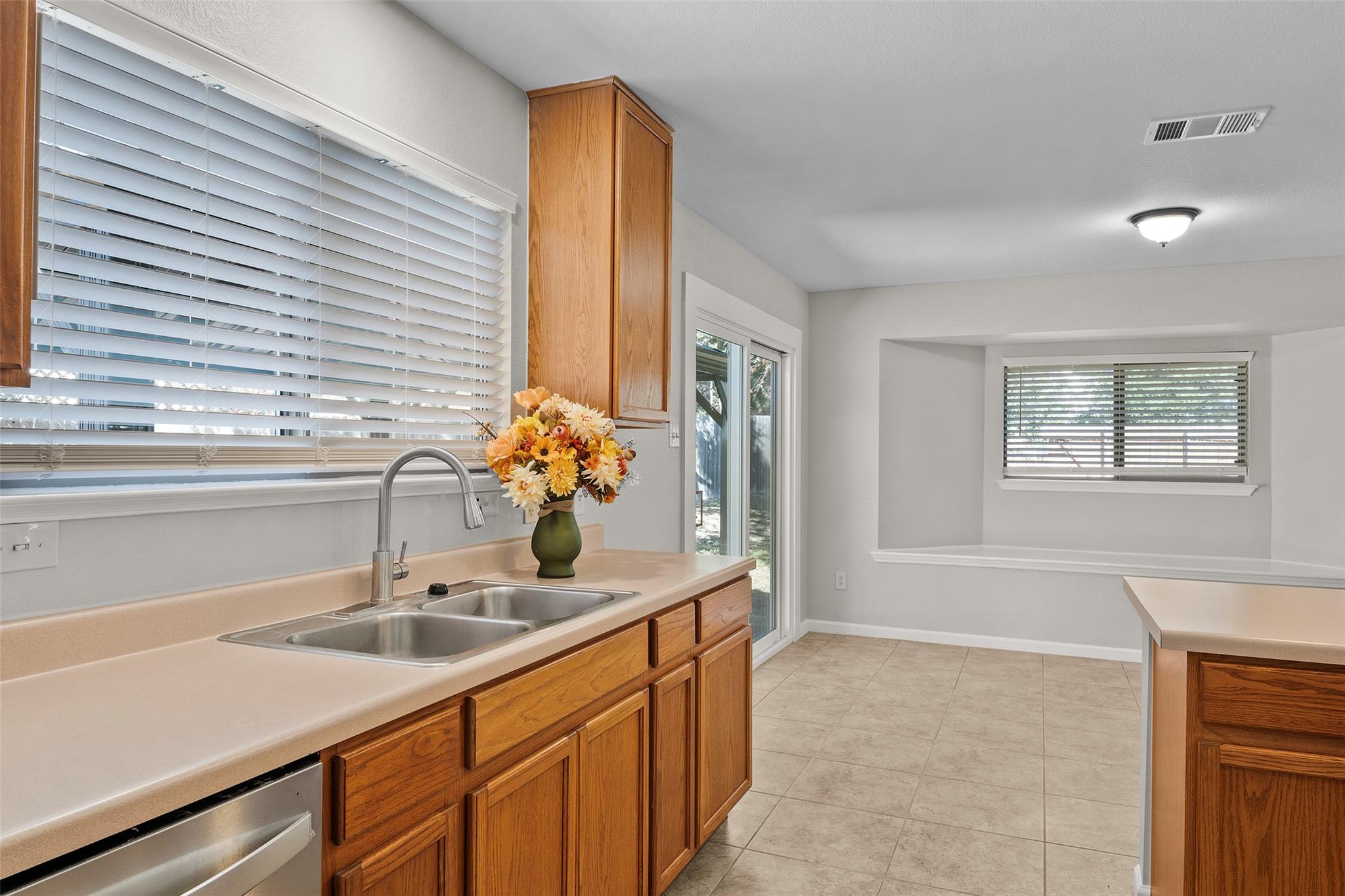 300 Leanne Dr, Georgetown, TX 78633