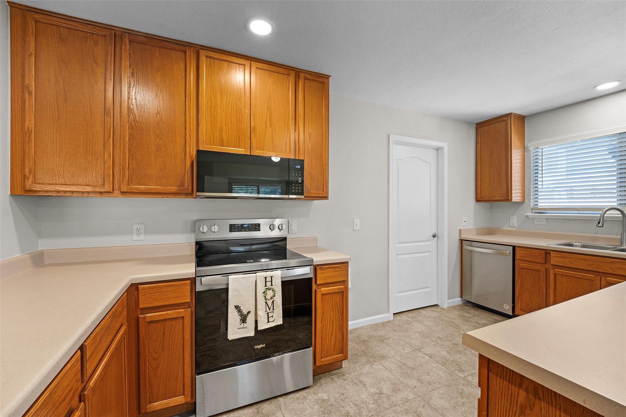 300 Leanne Dr, Georgetown, TX 78633