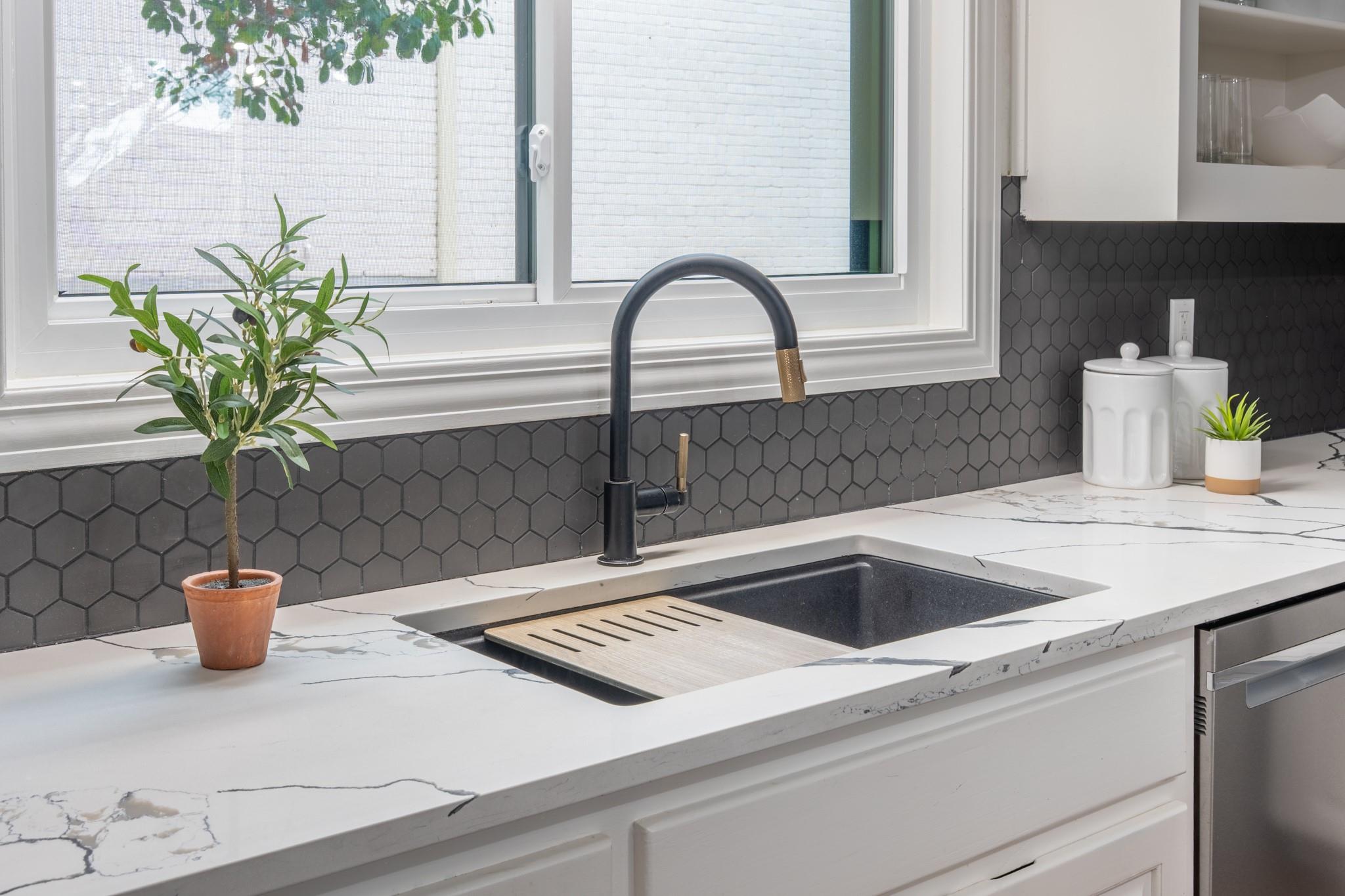 4703 Hickory Holw, Austin, TX 78731