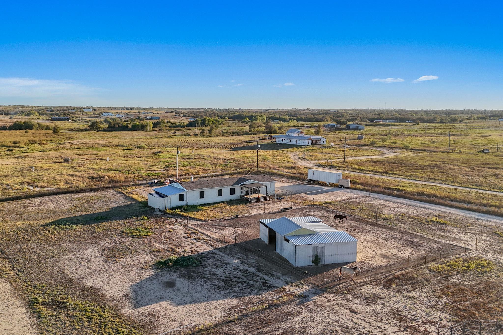 1600 County Road 465, Elgin, TX 78621