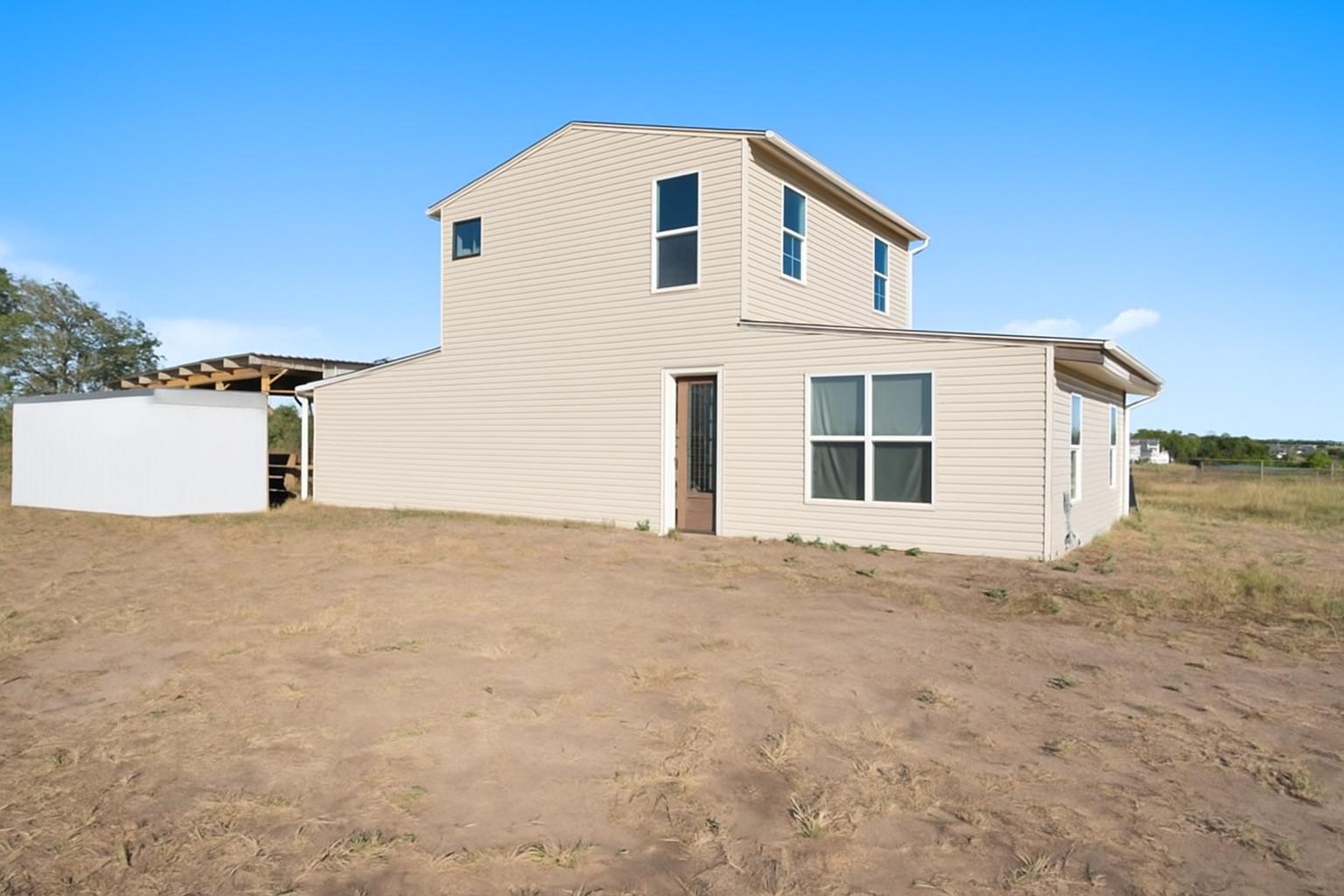 1600 County Road 465, Elgin, TX 78621