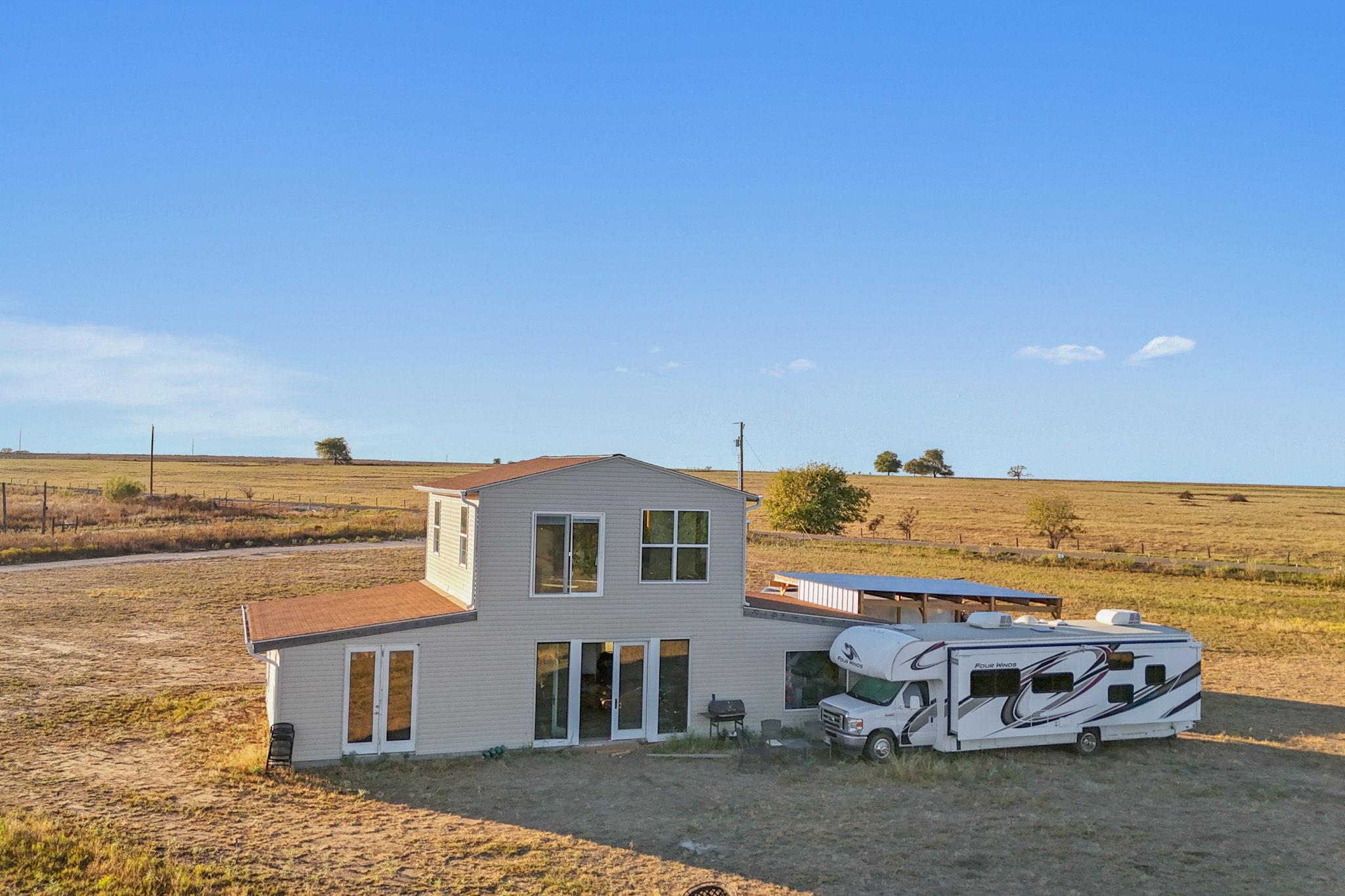 1600 County Road 465, Elgin, TX 78621