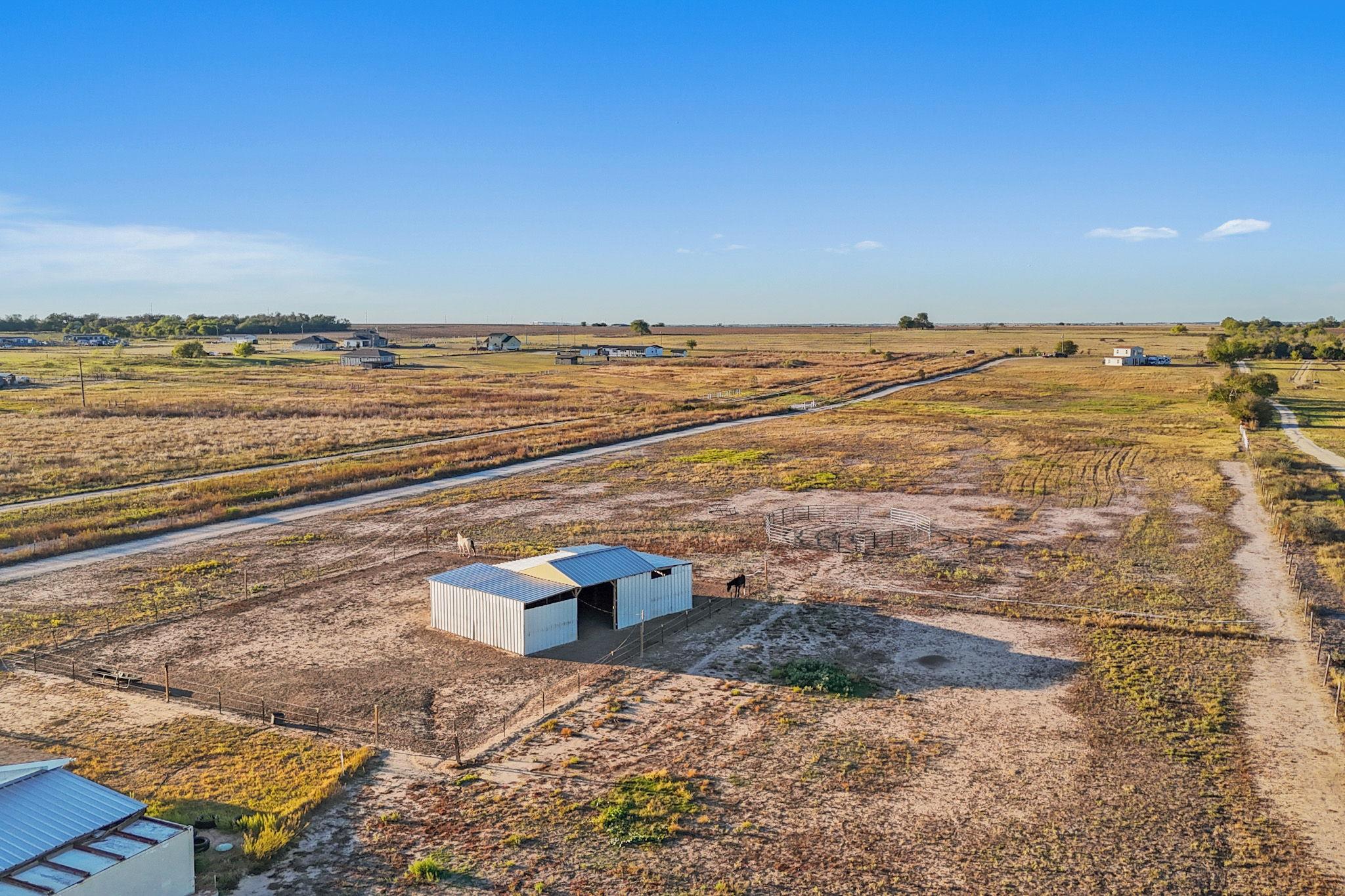 1600 County Road 465, Elgin, TX 78621