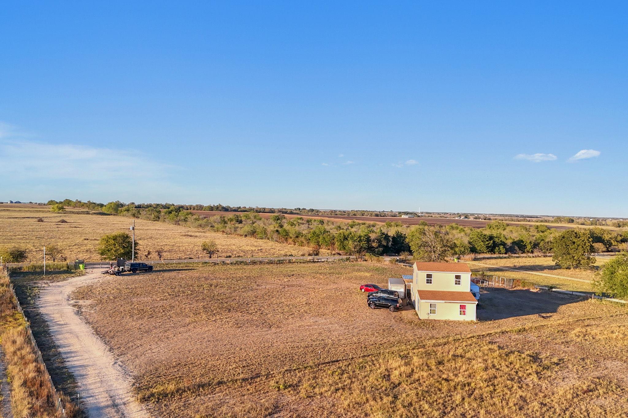 1600 County Road 465, Elgin, TX 78621