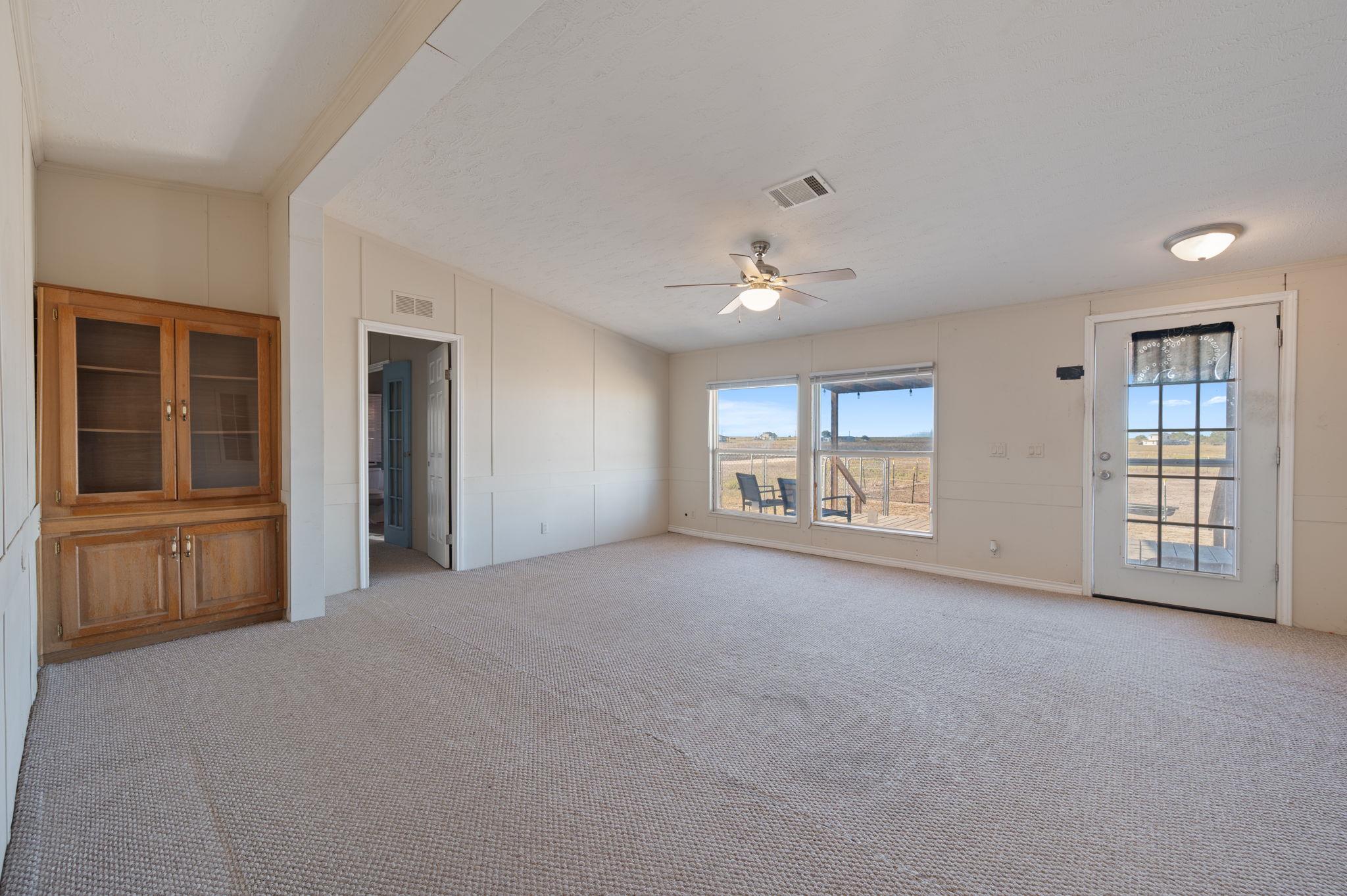 1600 County Road 465, Elgin, TX 78621