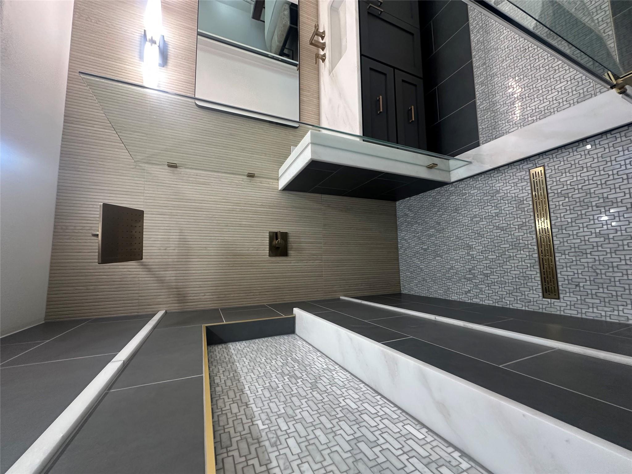 4910 Woodcreek Rd, Austin, TX 78749