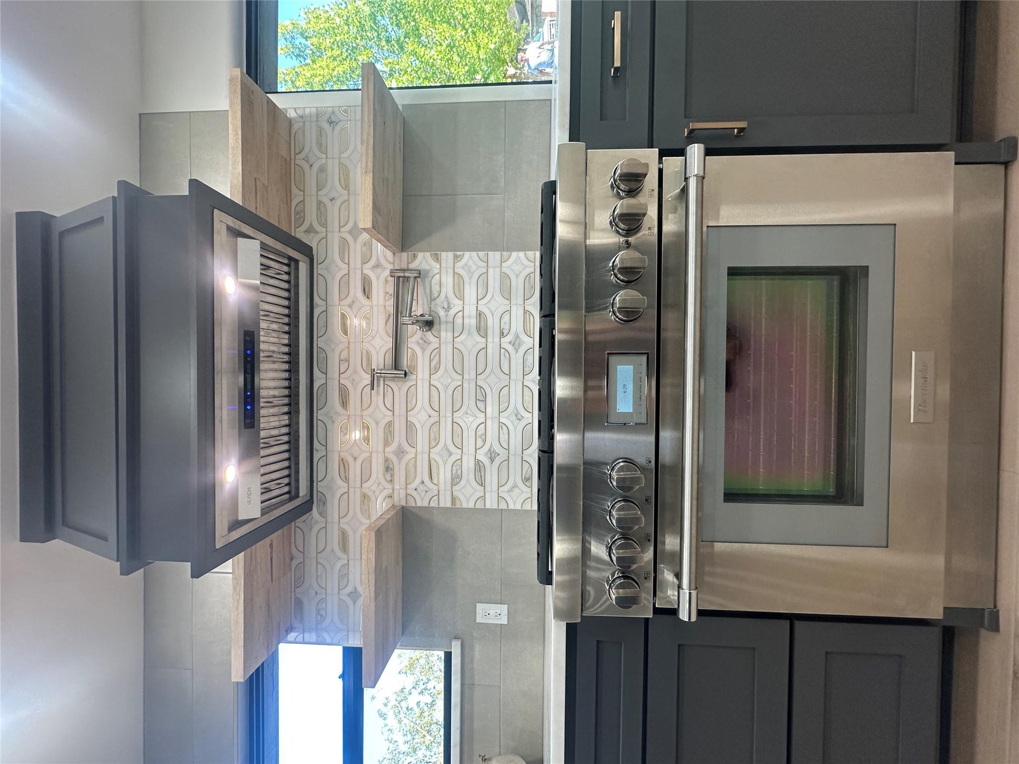 4910 Woodcreek Rd, Austin, TX 78749