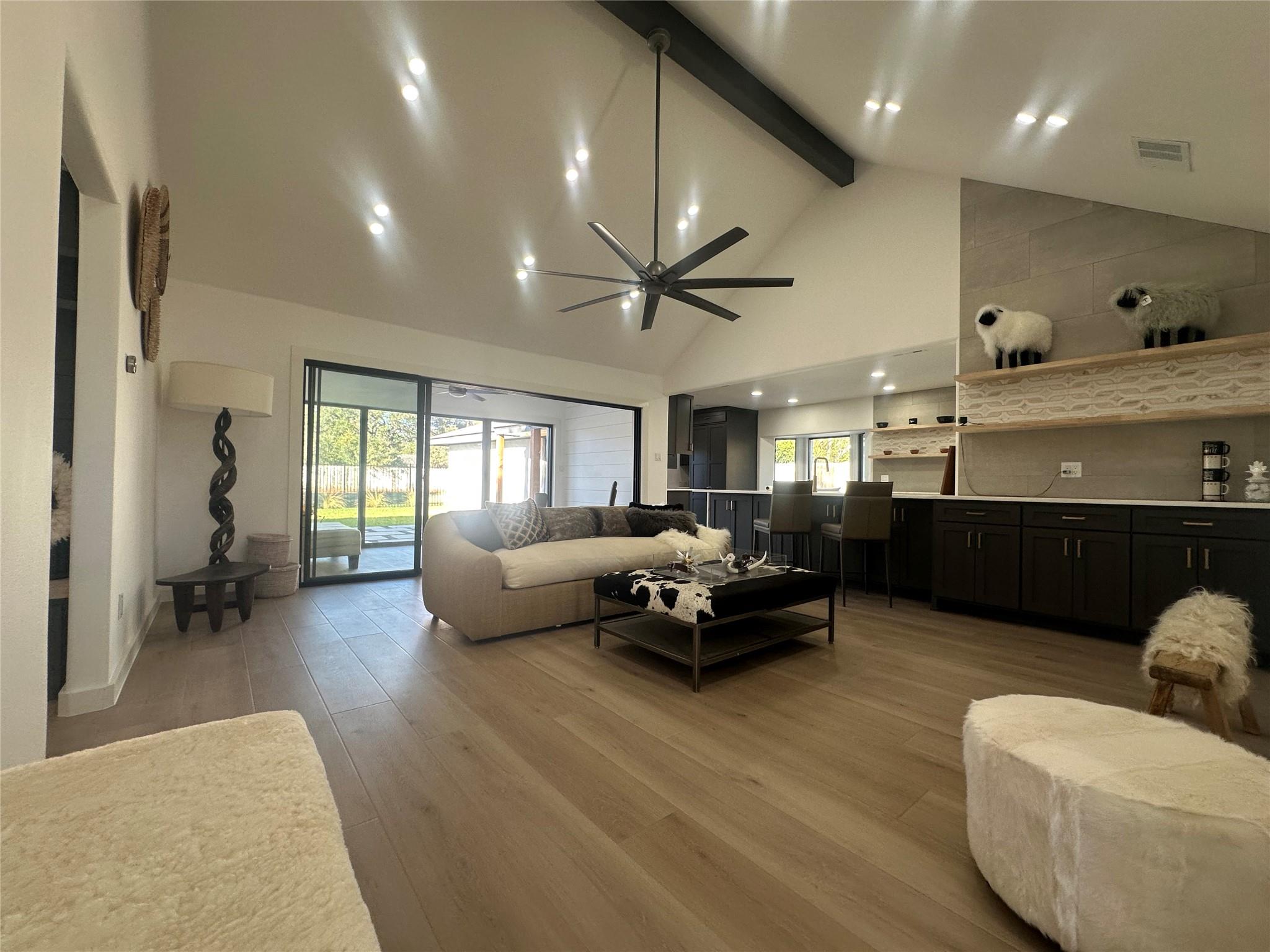 4910 Woodcreek Rd, Austin, TX 78749