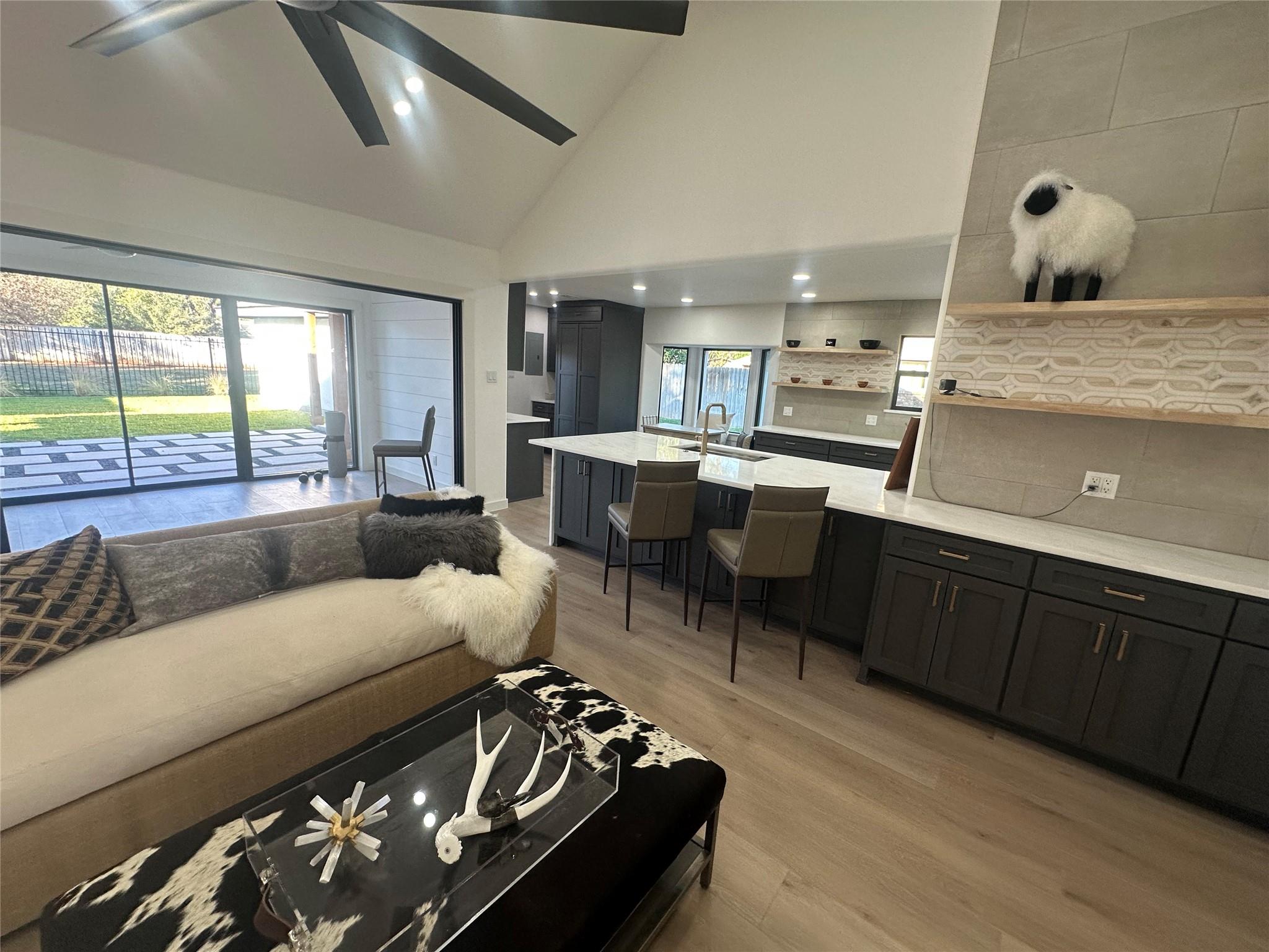 4910 Woodcreek Rd, Austin, TX 78749