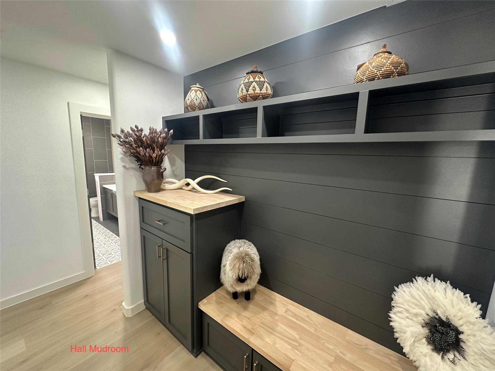 4910 Woodcreek Rd, Austin, TX 78749