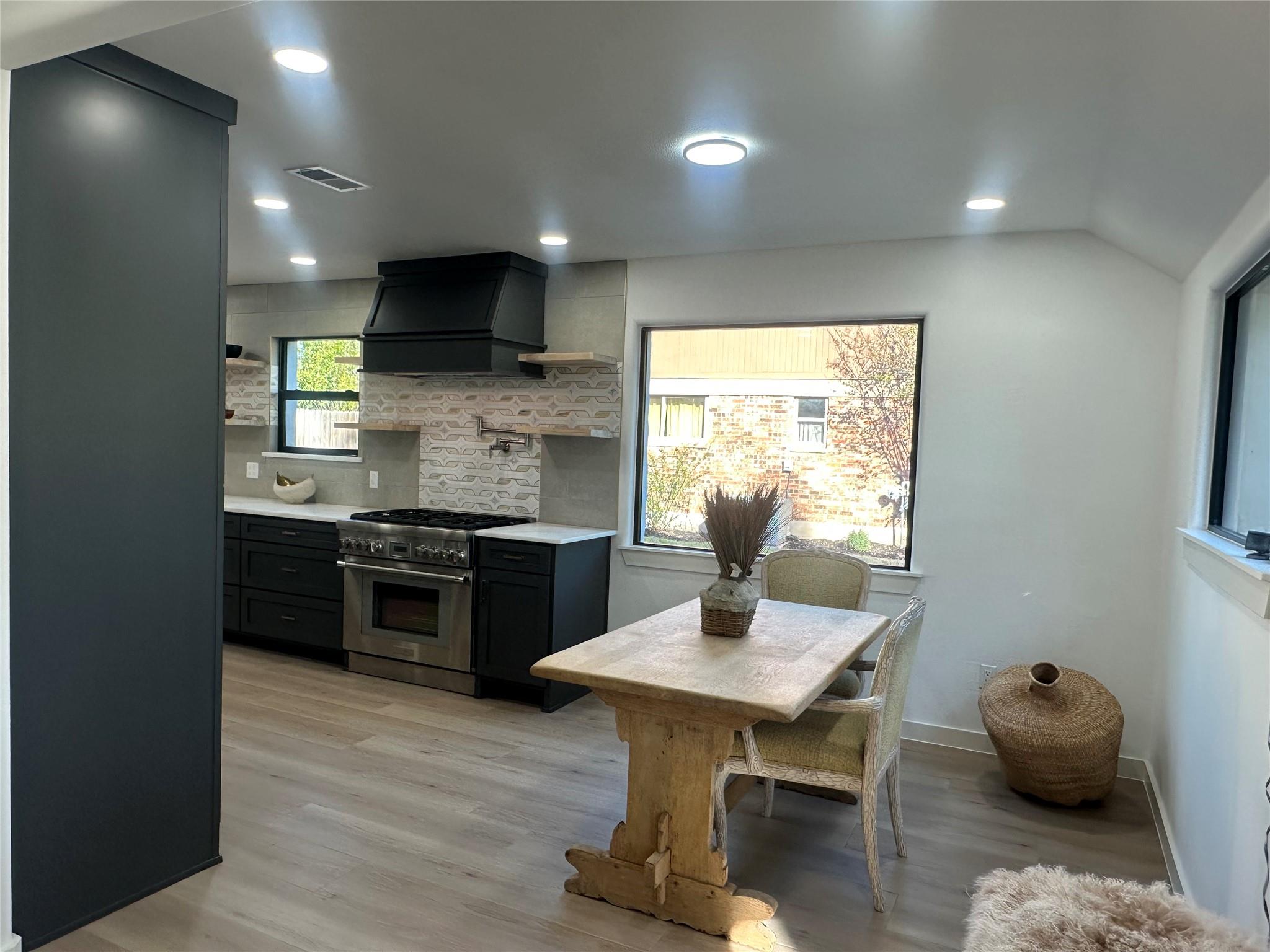 4910 Woodcreek Rd, Austin, TX 78749