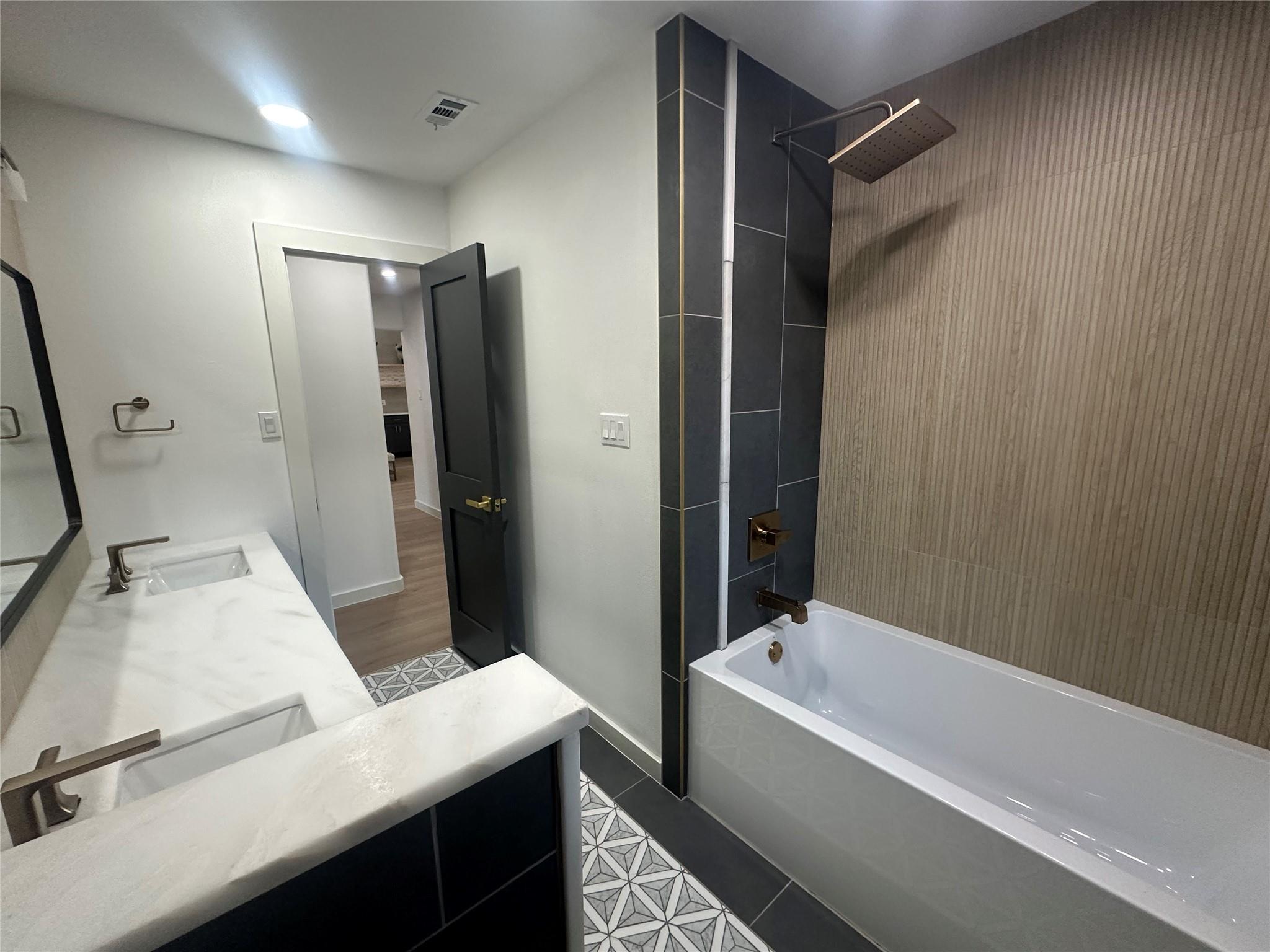 4910 Woodcreek Rd, Austin, TX 78749