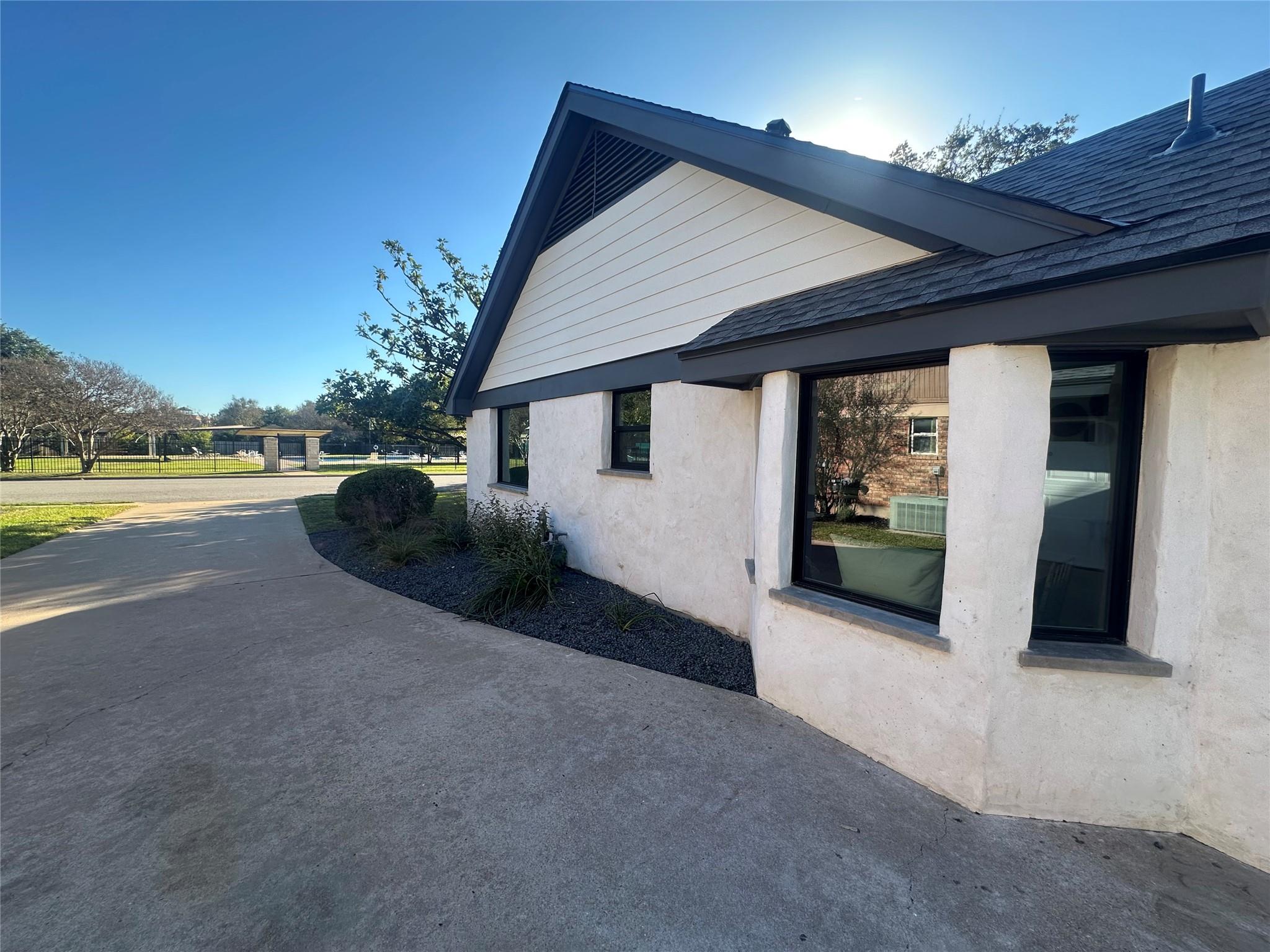 4910 Woodcreek Rd, Austin, TX 78749