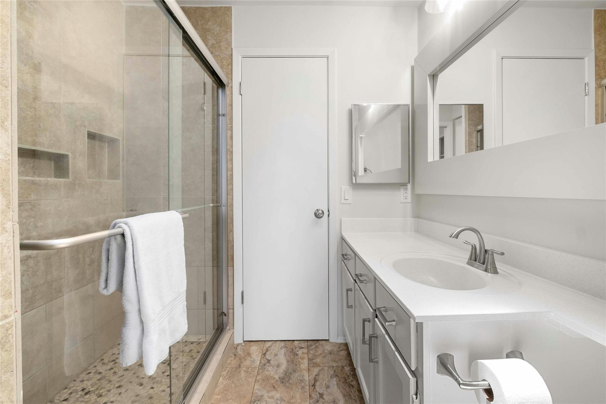 2215 Post Rd # 2033, Austin, TX 78704