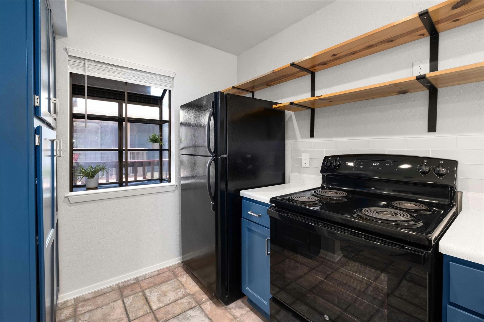 2215 Post Rd # 2033, Austin, TX 78704