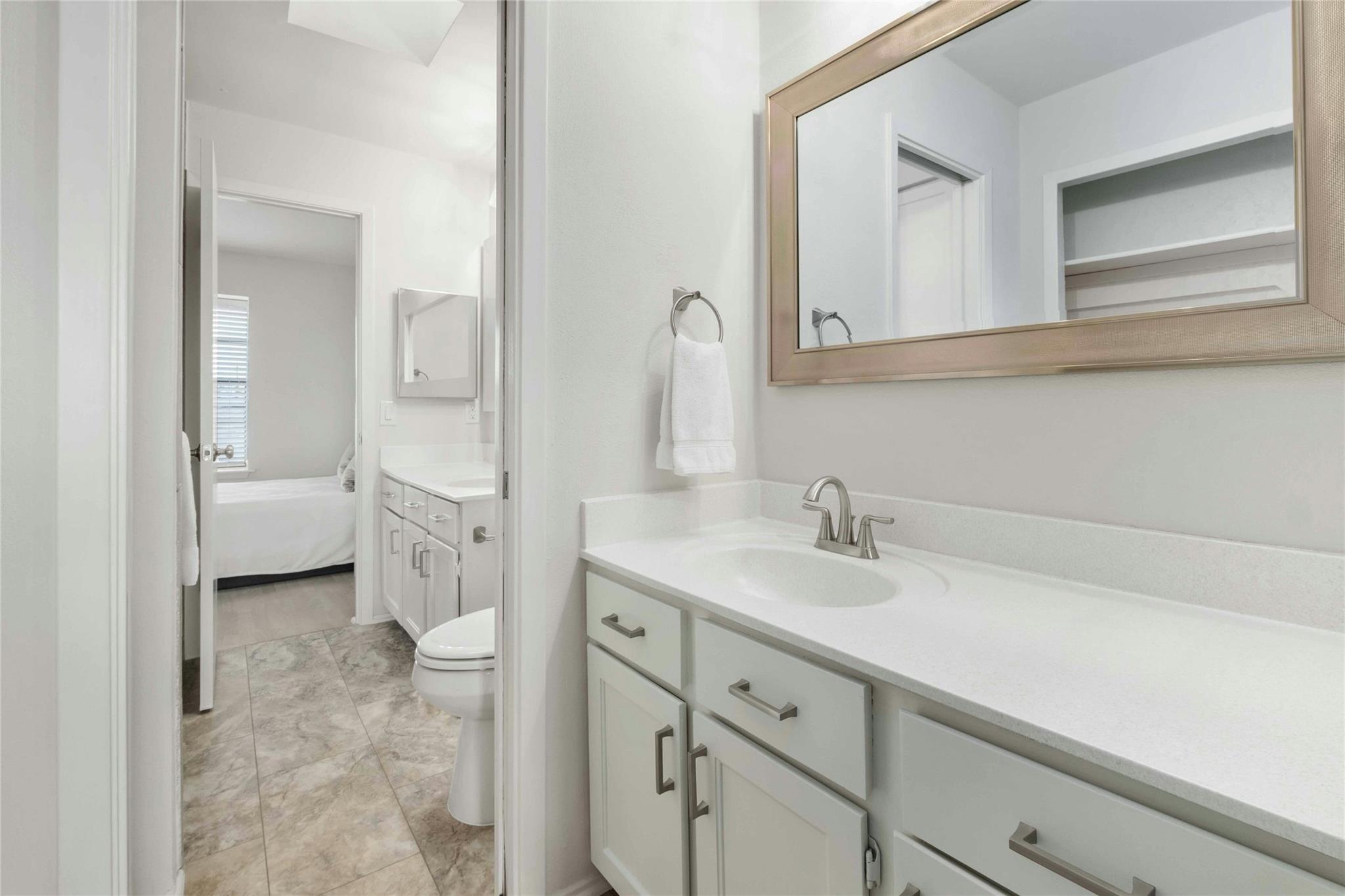 2215 Post Rd # 2033, Austin, TX 78704