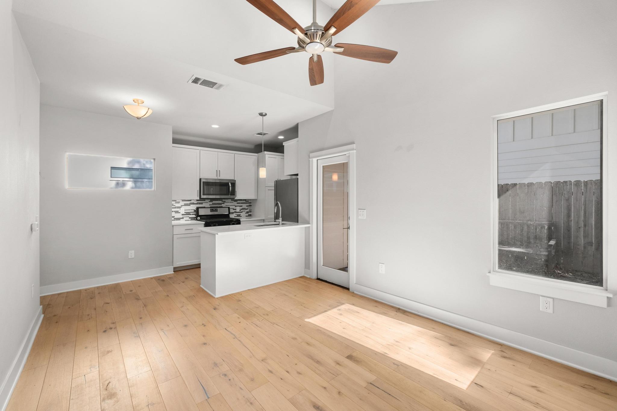 2209 Willow St # B, Austin, TX 78702