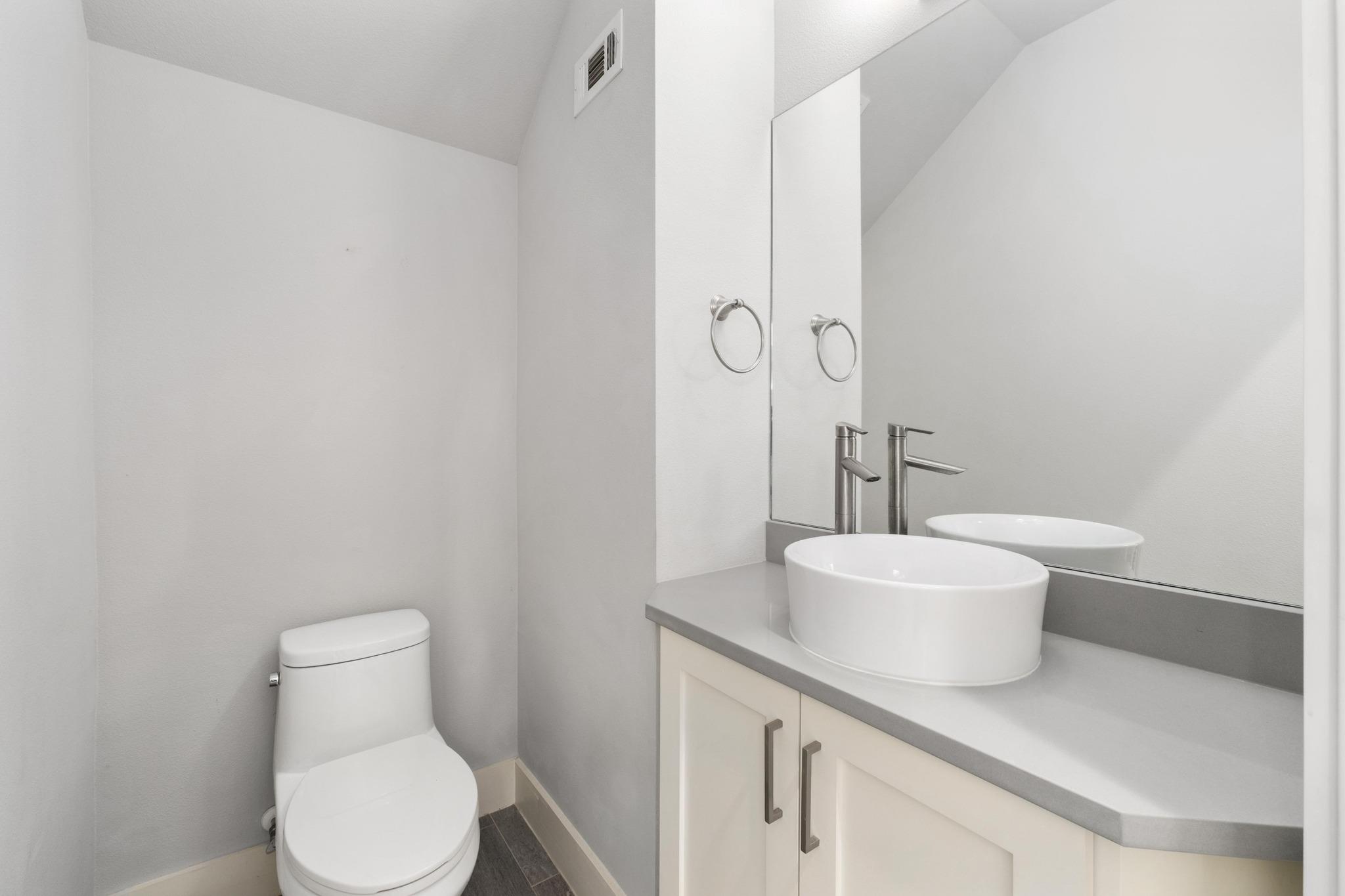 2209 Willow St # B, Austin, TX 78702