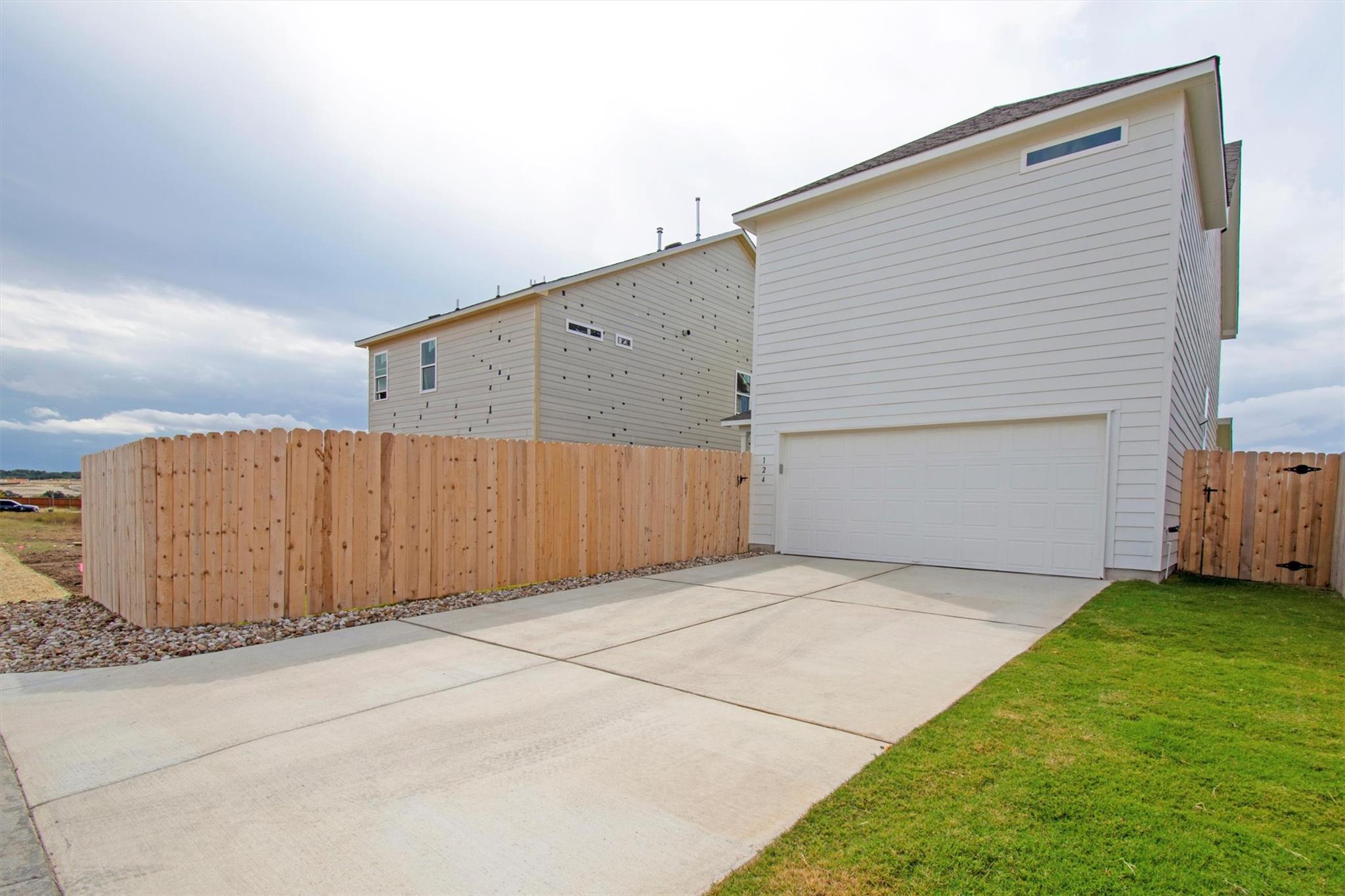 124 Barret Dr, Liberty Hill, TX 78642