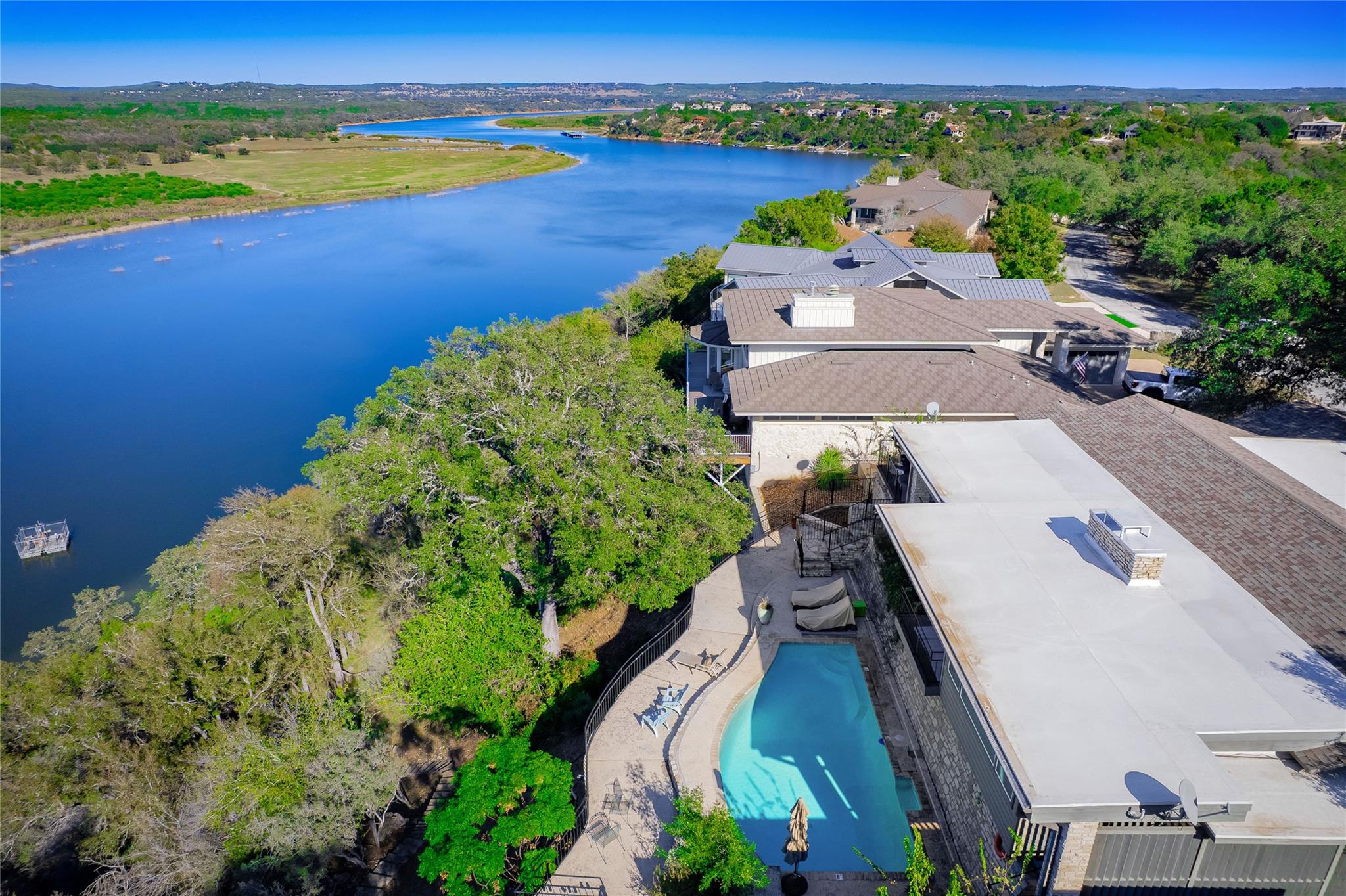 427 Coventry Rd, Spicewood, TX 78669