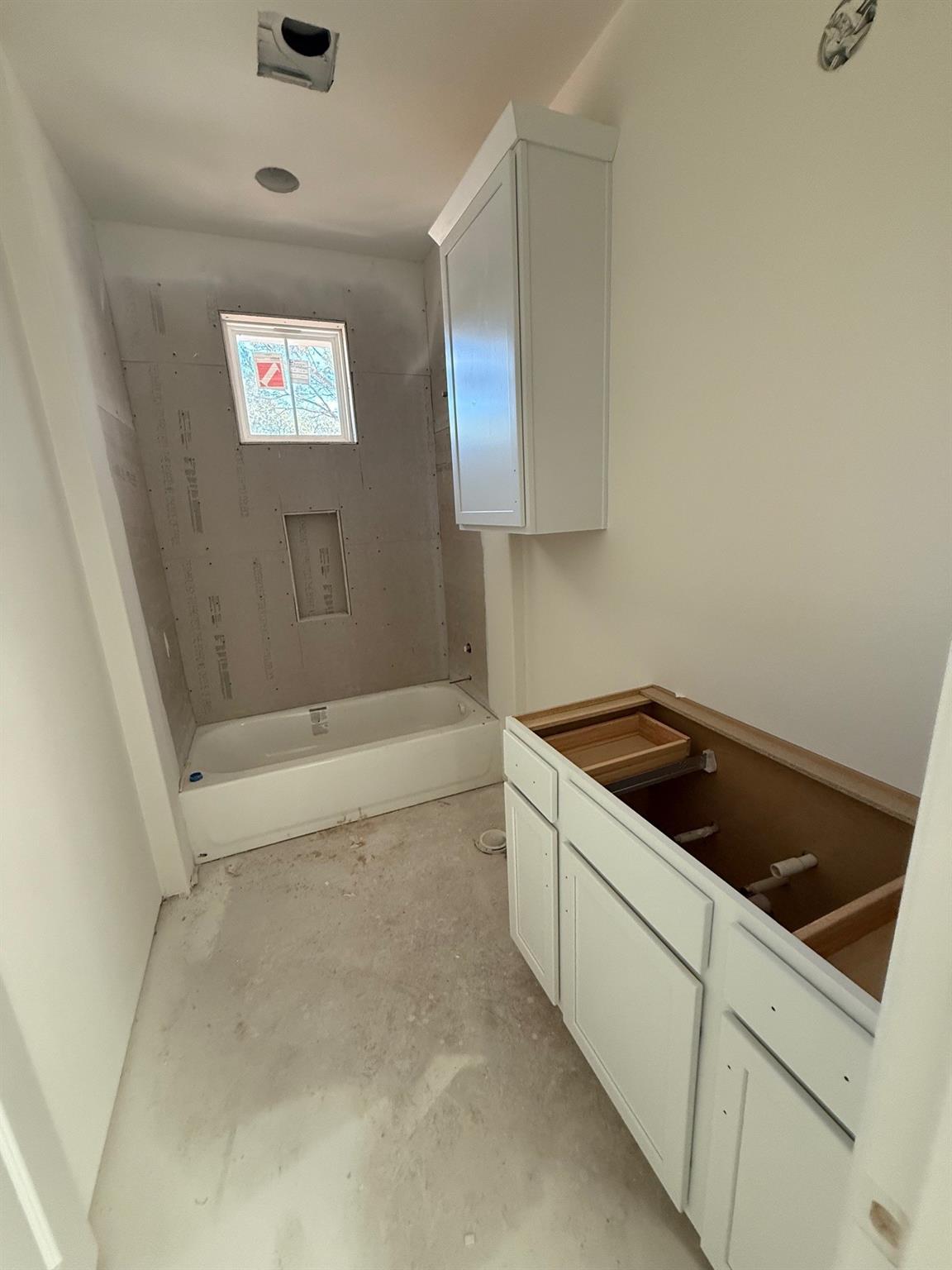 112 Broken Bow St, Horseshoe Bay, TX 78657