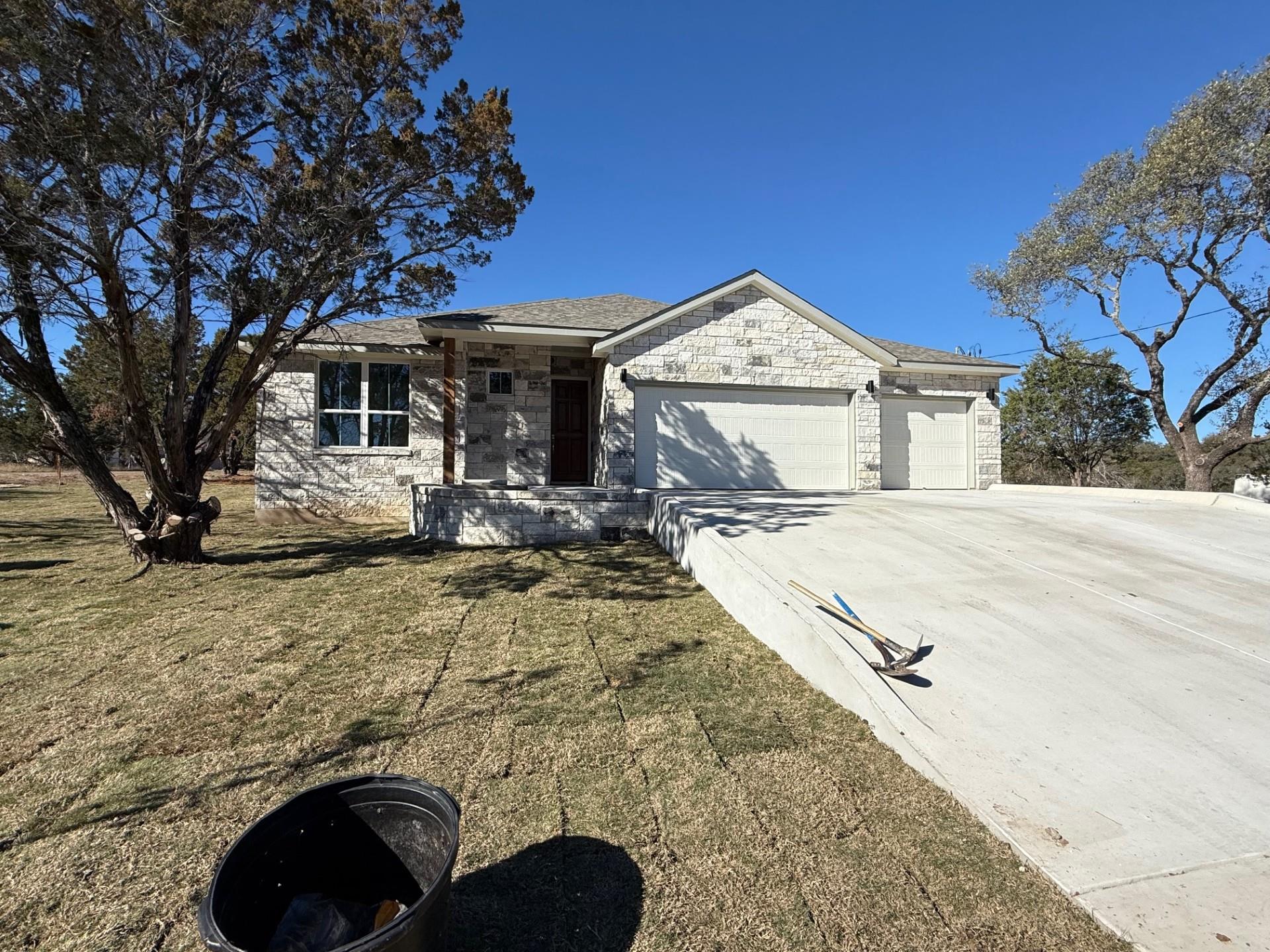 112 Broken Bow St, Horseshoe Bay, TX 78657