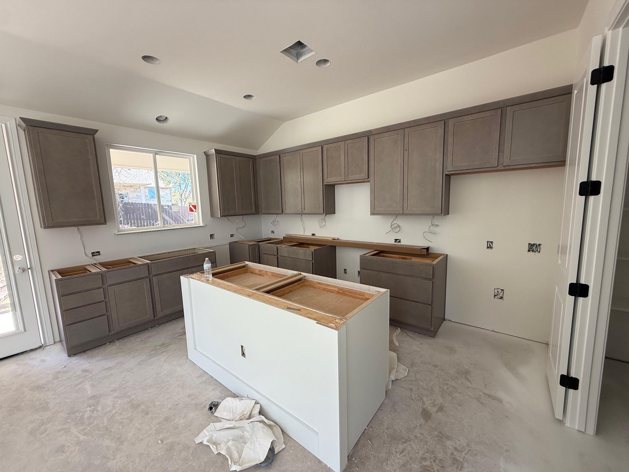 112 Broken Bow St, Horseshoe Bay, TX 78657